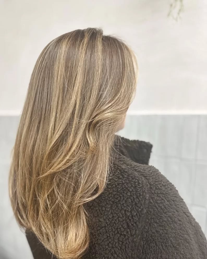 ➕Not all blondes need to be brighter to feel fresh.
This lived-in blonde refresh focuses on soft dimension, seamless blending, and movement through long layers.
The key to natural-looking blonde? Contrast control. Too much lift = flat. Too little = dull. The balance is everything
Service focus:
• Dimensional blonde
• Strategic face-framing brightness
If you're in Monmouth County, NJ, and want blonde that grows out beautifully, lived-in color might be your move.
Are you team soft dimension?
Color by @rachelcolorshair
📍Craft House Salon – Atlantic Highlands, NJ
#CraftHouseSalon #AtlanticHighlandsNJ #MonmouthCountyNJ #LivedInBlonde #BlondeSpecialistNJ #DimensionalBlonde #NJHairSalon #MiddletownNJ