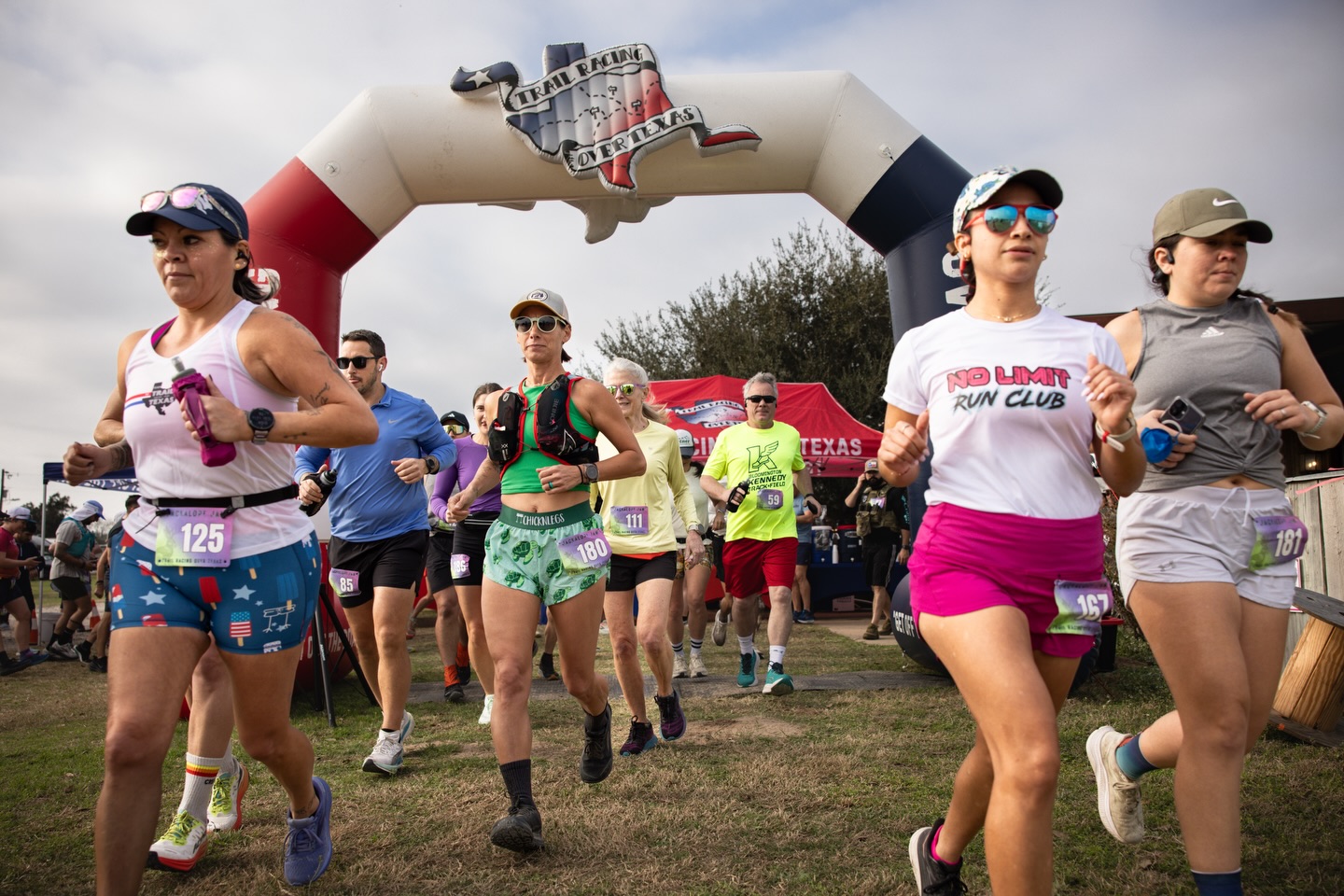 72/100 hours
AND THEY’RE OFF! 24hr, 12hr and 6hr begins! Over 200 runners heading to the “cone of death”
ALL RUNNERS RECEIVE A MOUNTED JACKALOPE! Buckles are awarded for 100k+ distances!
#trailracingovertexas #jackalopejam #trot #getofftheroad #ultrarunning