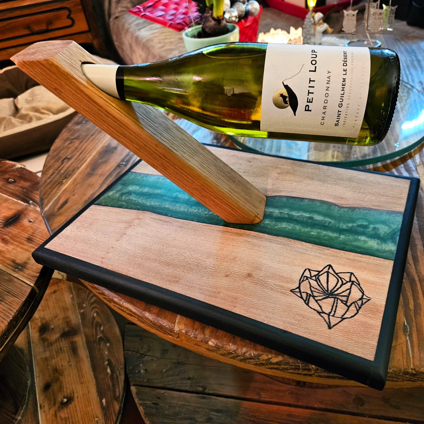 Joyeux Noël !
#wood #woodworking #epoxyart #epoxyresin #resineprofrance #rivertable #artisanatfrancais #autoentrepreneur #lafabricdard