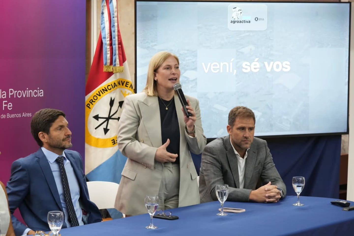 Presentamos Agroactiva 2026 en Buenos Aires.
El campo es el motor que mueve la rueda todos los días. Cuando al campo le va bien, a la Argentina le va mejor.
Agroactiva no es solo maquinaria: es conocimiento, innovación y generaciones que siguen apostando a producir más y mejor.
Armstrong vuelve a ser el punto de encuentro del interior productivo que empuja al país todos los días.