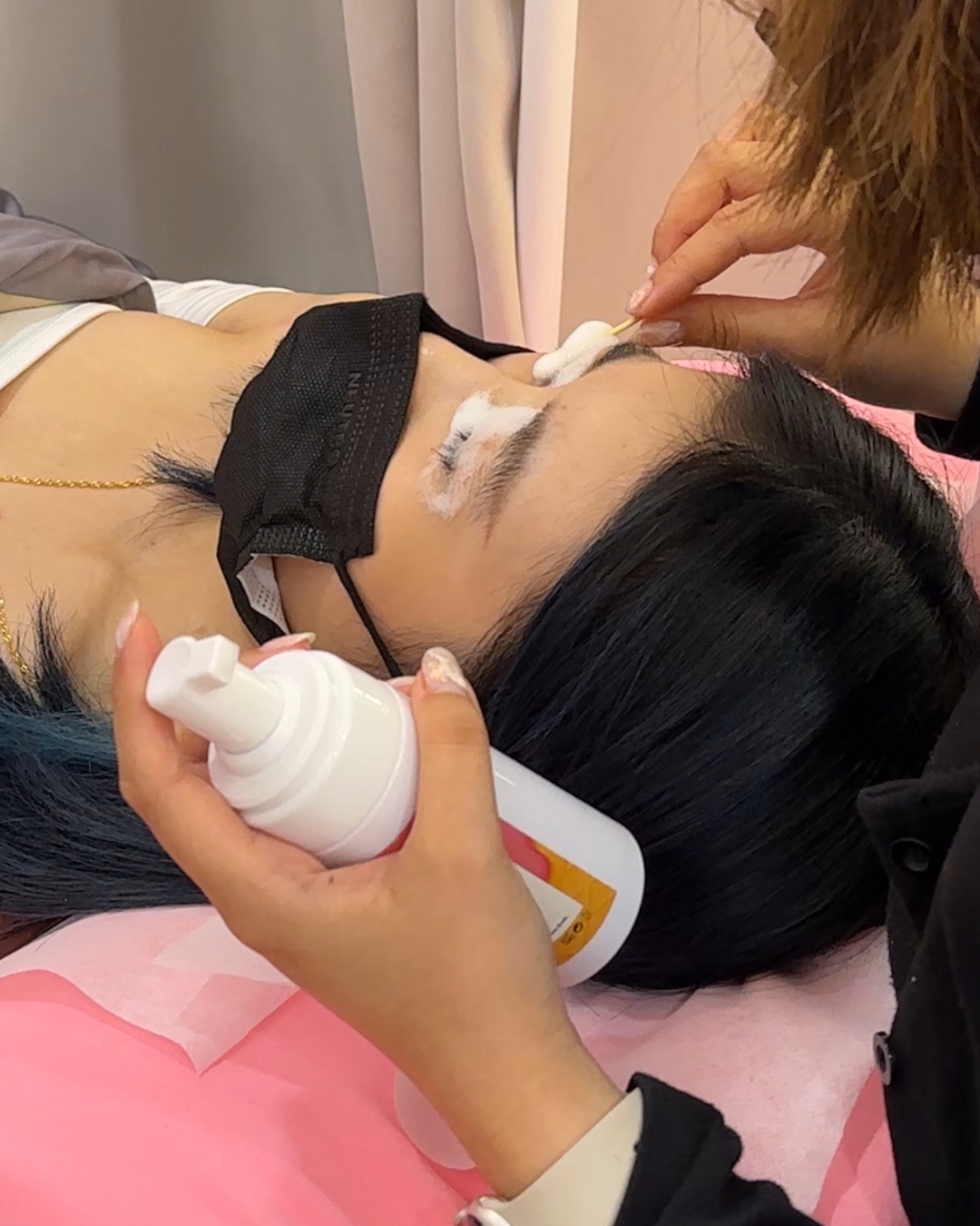 On our recent short call interview with Capital 958FM, Jasmin shared some of the most common myths about eyelash extensions, and the real facts behind them.
Weโre sure youโve heard these before ๐
โLash extensions will damage your natural lashes.โ
โYou canโt wash them.โ
Soโฆ whatโs fact and whatโs fiction?
#perkylash