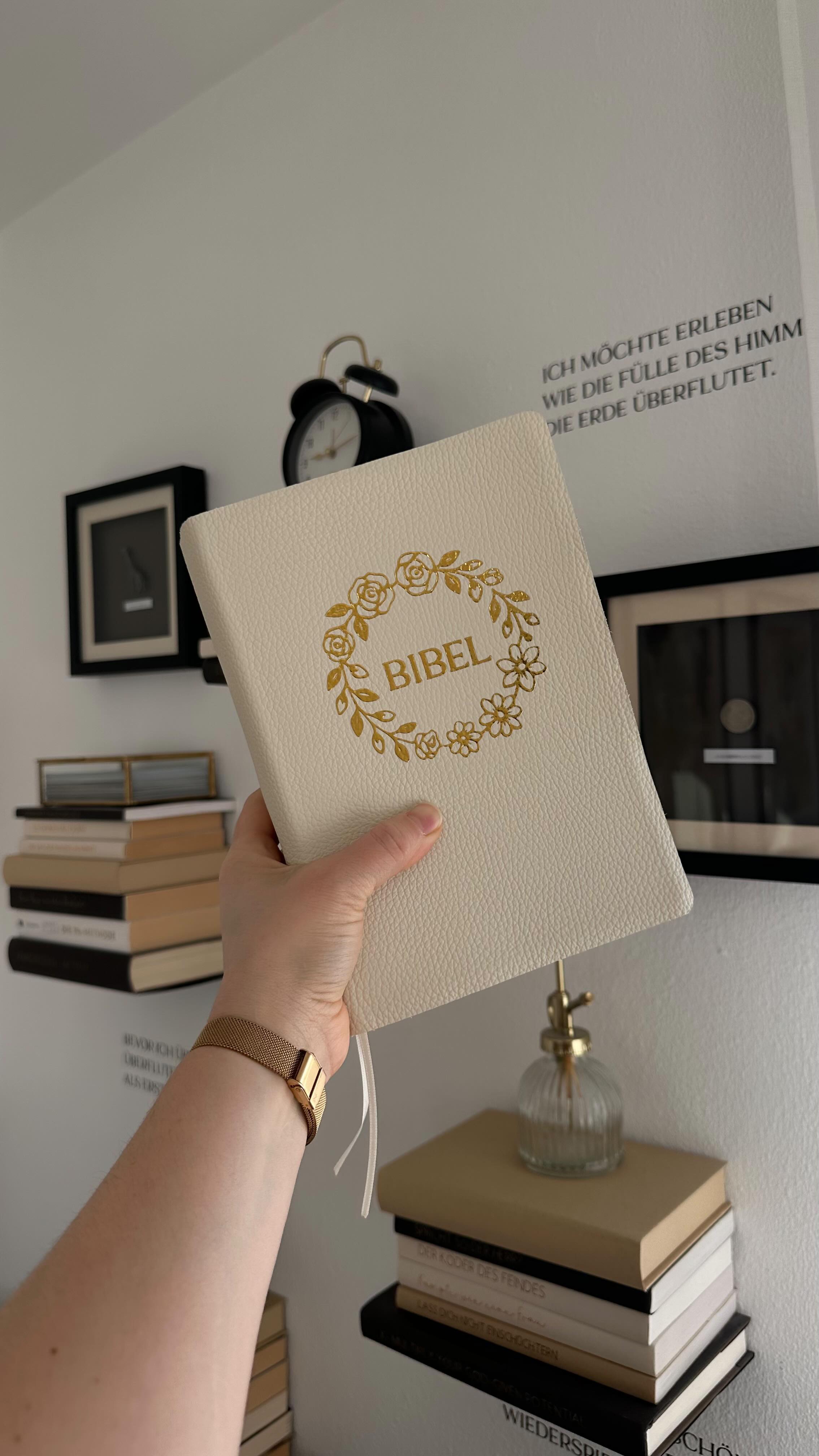 Die letzte bibel für den Februar. Danke Franziska für dein Vertrauen.
#biblerebind #bible #diy #handmadebooks #liveauthentic
