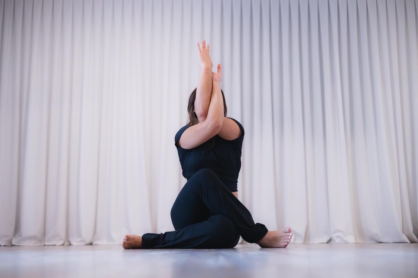Feel like your nervous system needs a deep exhale after the week? 🤍
Feel Good Friday is here for exactly that.
This Friday 6:00–7:20pm, Tiari will guide a deeply nourishing evening of Restorative Yoga and Guided Meditation, the perfect way to unwind after a busy, full week.
Restorative yoga allows the body to completely soften and be supported, while meditation gently settles the mind. Together they help shift you out of stress mode and into deep calm.
And if you’ve experienced Tiari before, you’ll know why her classes are so loved. Students often say her voice alone melts away tension, her presence is nurturing, grounding, and her offerings are pure bliss.
Then on Sunday 4:00–5:30pm, join Daria for Soulful Sunday, a beautiful blend of Restorative Yoga and Gentle Pranayama.
Pranayama (breathwork) helps regulate the nervous system, calm the mind, and bring the body back into balance. Paired with restorative yoga, it’s a deeply soothing practice.
Daria has such a passion for sharing the restorative side of this practice. She brings a sense of calm and spaciousness to her classes and creates such a nurturing space, you will feel safe to fully relax and surrender
$27 drop-in Or use your TPY passes or memberships
We’d love to see you there 🤍
#perthyoga #perthyogacommunity #twistingpeacockyoga #yinyogaperth #perthyogastudio