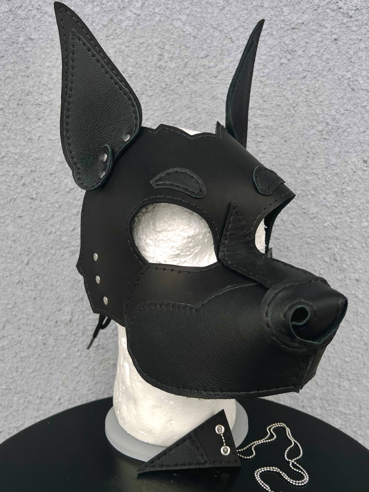Partial custom dog hood for @goodboi_golden ! 🔥🖤
scrapyardleather.com
#scrapyardleather #scrapyardlthr #pupplay #pupgear #furryfandom