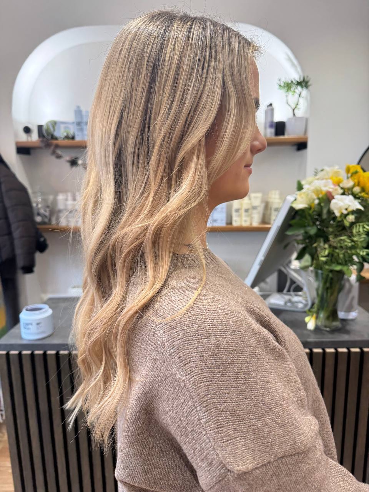 Beautifully blended balayage by @hairstylist_sindy 💚
Limited colour appointments with Sindy in March, Book a consultation to secure yours