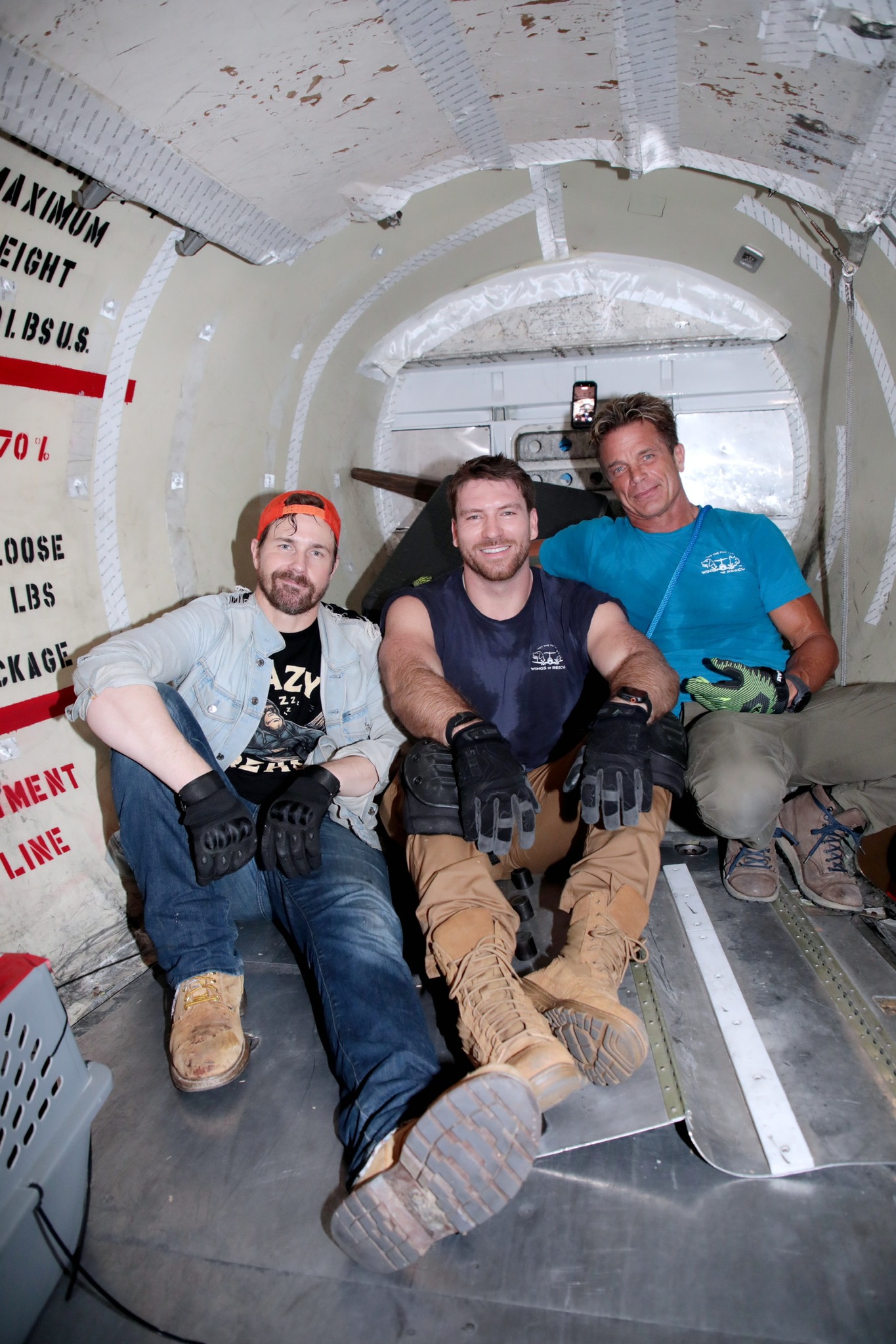 ✈️ 𝐓𝐡𝐫𝐞𝐞 𝐩𝐥𝐚𝐧𝐞𝐬. 𝐎𝐧𝐞 𝐝𝐚𝐲. 𝐎𝐯𝐞𝐫 𝟒𝟎𝟎 𝐥𝐢𝐯𝐞𝐬 𝐬𝐚𝐯𝐞𝐝.
Wings of Rescue flew from both coasts — with aircraft departing Southern Florida to New Hampshire, and two planes lifting off from Los Angeles shelters bound for the Chicago area, New York, and Delaware.
𝐓𝐡𝐢𝐬 𝐰𝐨𝐫𝐤 𝐢𝐬 𝐯𝐢𝐭𝐚𝐥 𝐛𝐞𝐜𝐚𝐮𝐬𝐞 𝐨𝐯𝐞𝐫𝐜𝐫𝐨𝐰𝐝𝐢𝐧𝐠 𝐝𝐨𝐞𝐬𝐧’𝐭 𝐩𝐚𝐮𝐬𝐞. In many regions, shelters operate at or beyond capacity year-round. When space disappears, even healthy, adoptable pets are placed at risk. Transport changes that outcome. It creates immediate relief, prevents unnecessary euthanasia, and gives communities with open kennel space the opportunity to say yes.
𝐍𝐨𝐧𝐞 𝐨𝐟 𝐭𝐡𝐢𝐬 𝐡𝐚𝐩𝐩𝐞𝐧𝐬 𝐚𝐥𝐨𝐧𝐞.
A heartfelt thank you to @DavidChokachi, our flight leader, @JesseKove flight support, our dedicated pilots, the sending and receiving shelter staff, and their volunteers. 𝐀𝐧𝐝 𝐞𝐬𝐩𝐞𝐜𝐢𝐚𝐥𝐥𝐲 𝐭𝐨 𝐨𝐮𝐫 𝐝𝐨𝐧𝐨𝐫𝐬 — 𝐲𝐨𝐮 𝐚𝐫𝐞 𝐭𝐡𝐞 𝐫𝐞𝐚𝐬𝐨𝐧 𝐨𝐮𝐫 𝐰𝐢𝐧𝐠𝐬 𝐬𝐭𝐚𝐲 𝐢𝐧 𝐭𝐡𝐞 𝐚𝐢𝐫.
𝐁𝐞𝐜𝐚𝐮𝐬𝐞 𝐨𝐟 𝐲𝐨𝐮, 𝐡𝐮𝐧𝐝𝐫𝐞𝐝𝐬 𝐨𝐟 𝐩𝐞𝐭𝐬 𝐚𝐫𝐞 𝐬𝐚𝐟𝐞 𝐭𝐨𝐧𝐢𝐠𝐡𝐭.
Link in bio!
#LetTheFurFly 📸 @pupppstar