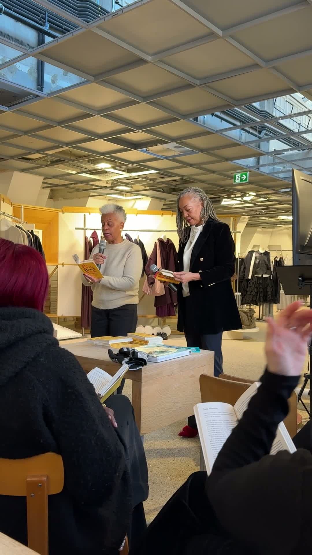 Maggie reads the definition of code switching from our Blacktionary. Is this a term you can resonate with?
#codeswitching #languageofrace #inclusivity #workplacedialogue