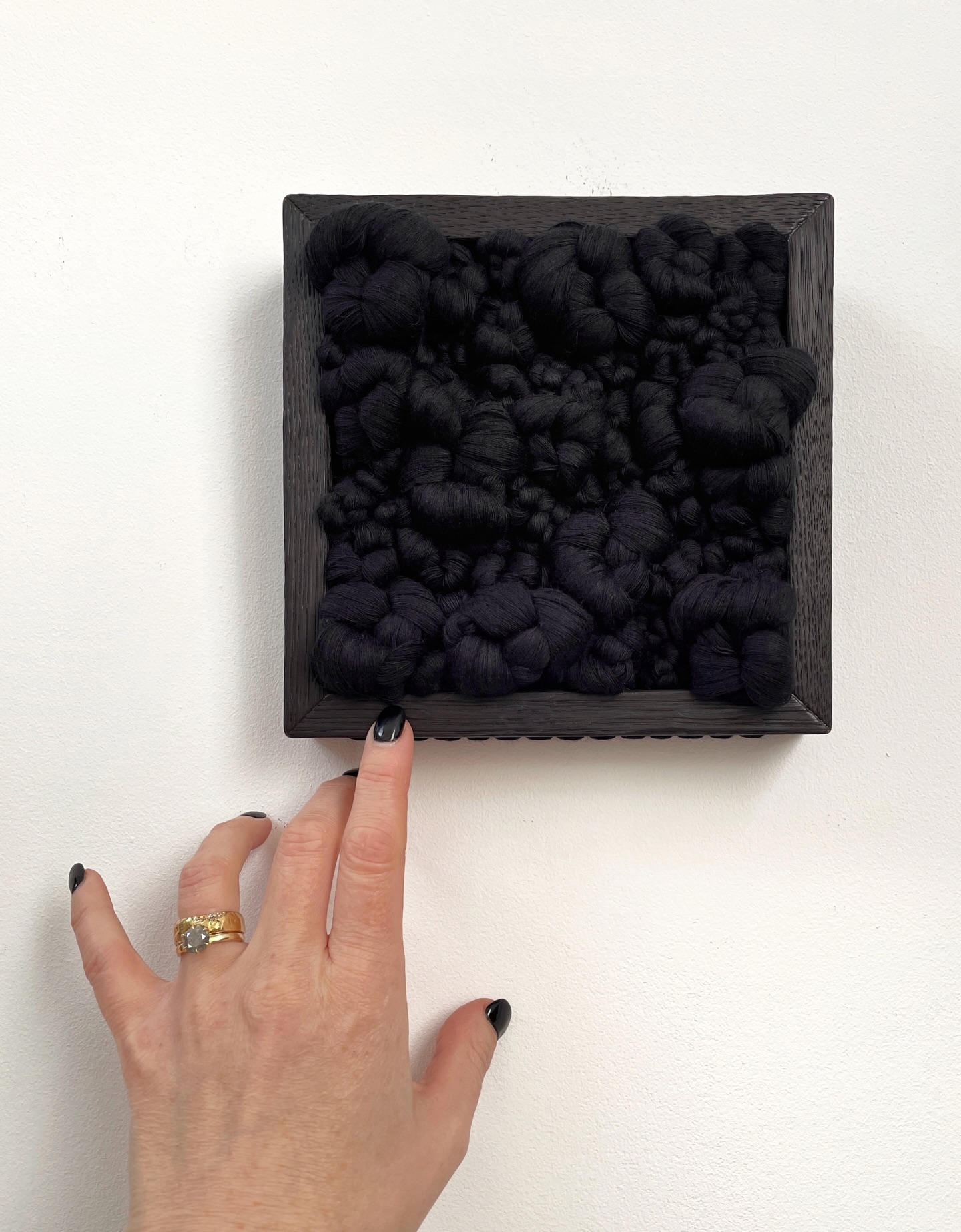 Rock 003.
A small sculptural study, inspired by the quiet strength and density of stone.
Organic cotton, oak frame.
17 × 17 cm.
This piece is currently available.
Details via the link in my bio or by DM.
#wovenart #textileart #originalartwork #collectibleart #artforinteriors
Textile wall sculpture, Contemporary fibre art, Minimalist sculptural art, Nature-inspired abstract art, Original textile art for collectors