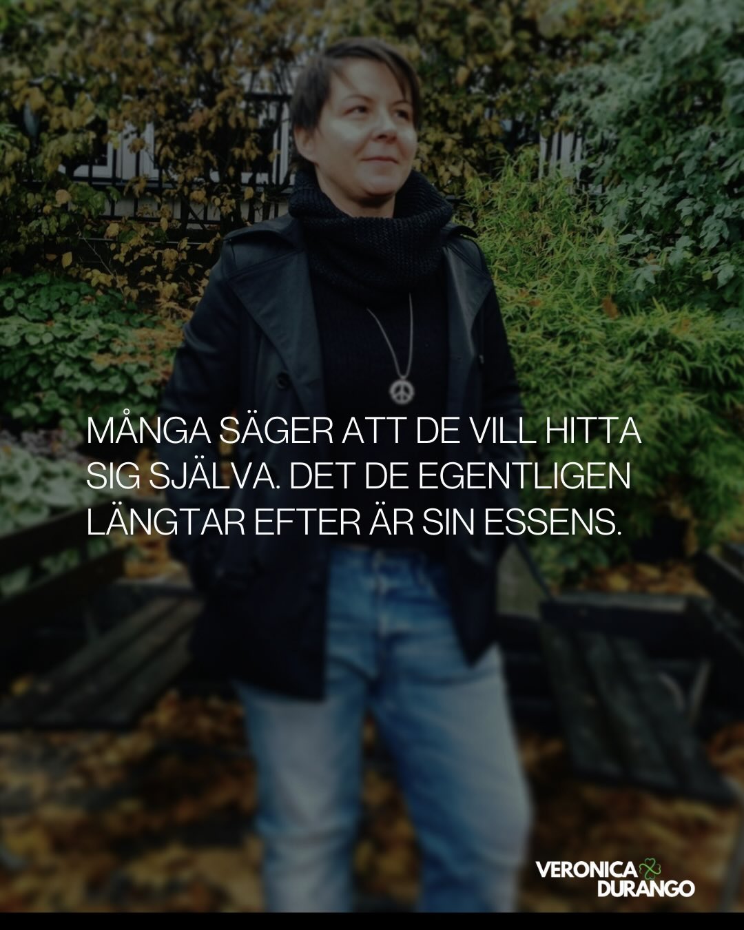 Har du kontakt mellan din essens och din form
Mellan den du är i grunden och den du lärt dig att vara.
Eller längtar du hem utan att riktigt veta vart hem är?💚