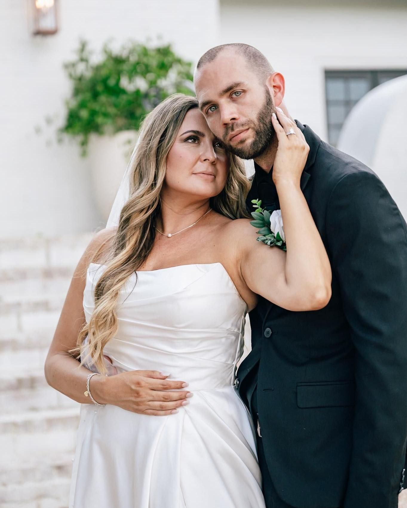 Best part of our job? Meeting you.
There’s something magic about that first moment a couple steps in front of our lens. (Spoiler: it’s never awkward for long.)
Every laugh, every little glance—those are the memories we live for. Ready to make yours? 💍✨