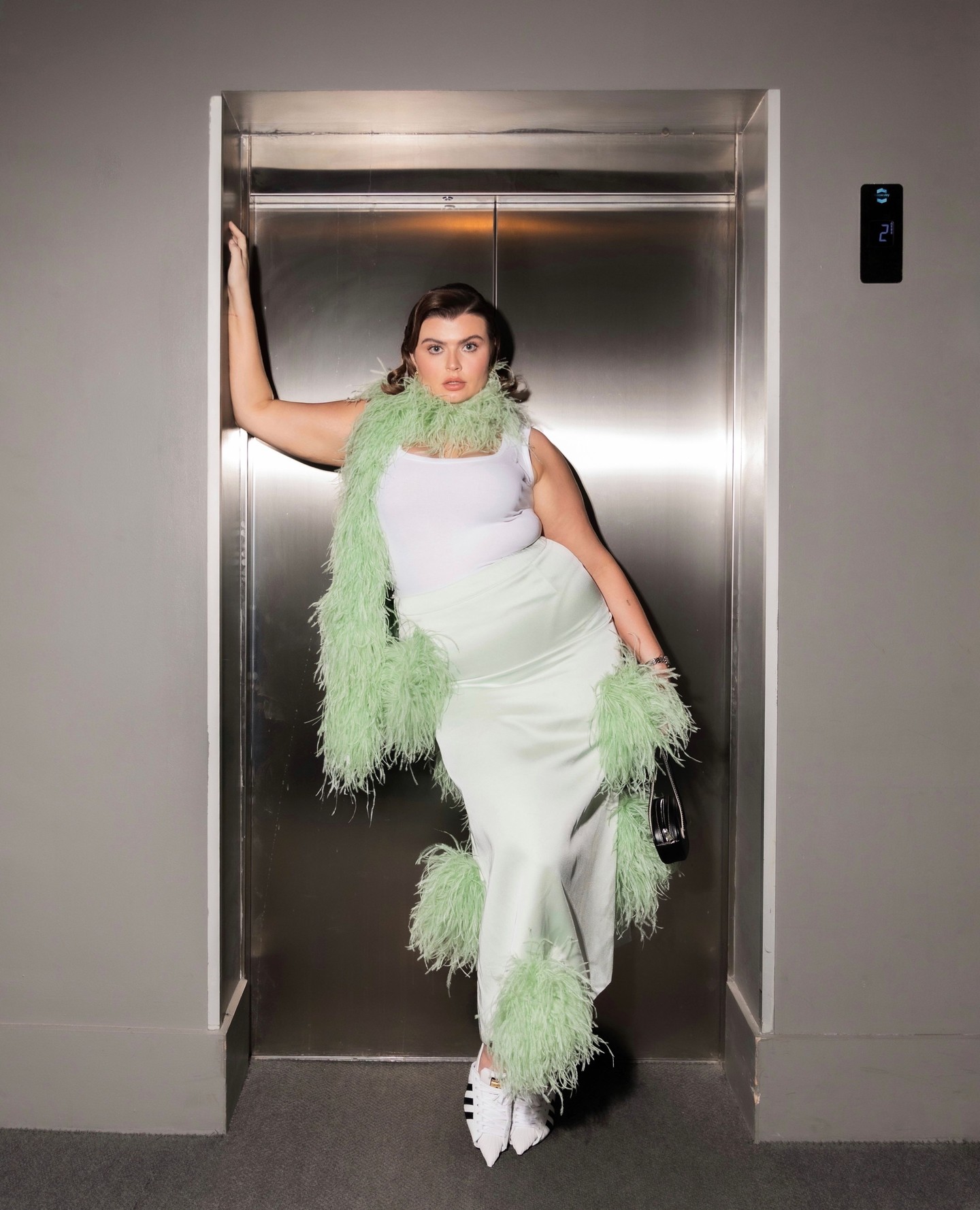 A few more from the @brits …with @francescaperks
Hair and makeup: @klluxebeauty
Pro photos : @bekkycalverphoto
Custom kitten heels: @sonsmall.nys @adidasoriginals
.
.
.
#redcarpetglam #thebrits #britawards #redcarpetmakeup #hairandmakeup