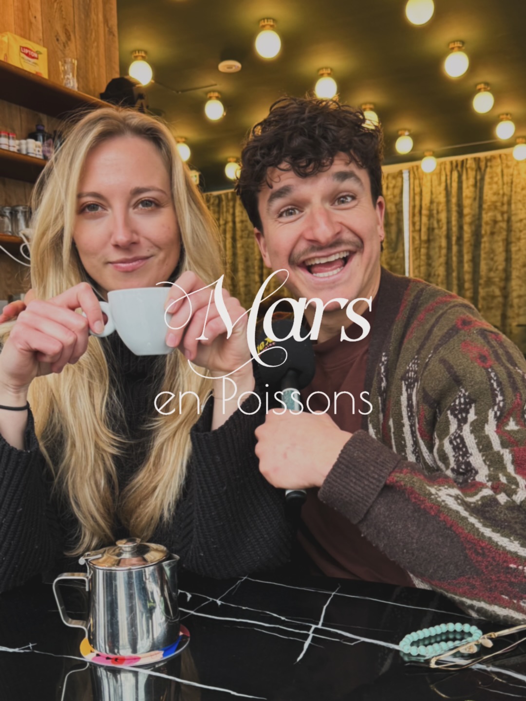 Mars entre en Poissons. ♓️
Merci à @alex_traordinaire qui ne peut pas mieux représenter le signe du Poissons ✨.
Et d’un coup, l’énergie change.
Ce n’est plus une action qui pousse.
C’est une action qui se ressent.
On sort d’une dynamique où il fallait décider, trancher, avancer.
Là… ça devient plus flou. Plus subtil. Plus intérieur.
Mars, c’est notre feu.
En Poissons, le feu rencontre l’eau.
Ça peut faire de la vapeur.
Ça peut faire de la confusion.
Ça peut faire une immense créativité.
On peut se sentir fatigué. Moins motivé.
Comme si l’élan n’était plus aussi direct.
Mais en réalité, ce n’est pas un manque d’énergie.
C’est une énergie qui change de fréquence.
On agit moins par ego.
On agit plus par intuition.
On ne force plus les choses.
On les laisse venir.
Et dans le contexte actuel — énergies Poissons, éclipse, Mercure rétro —
ce transit nous apprend quelque chose de très précis :
Arrêter de lutter contre le courant.
Regarde où se trouve le signe des Poissons dans ton thème.
C’est là que ton action devient plus subtile.
Plus émotionnelle.
Plus karmique aussi.
Mars en Poissons ne gagne pas par la force.
Il gagne par la foi.
Et parfois…
la plus grande avancée
c’est d’arrêter de pousser.
🌊🔥
#MarsEnPoissons #Astrologie #Transits #EnergieDuMoment