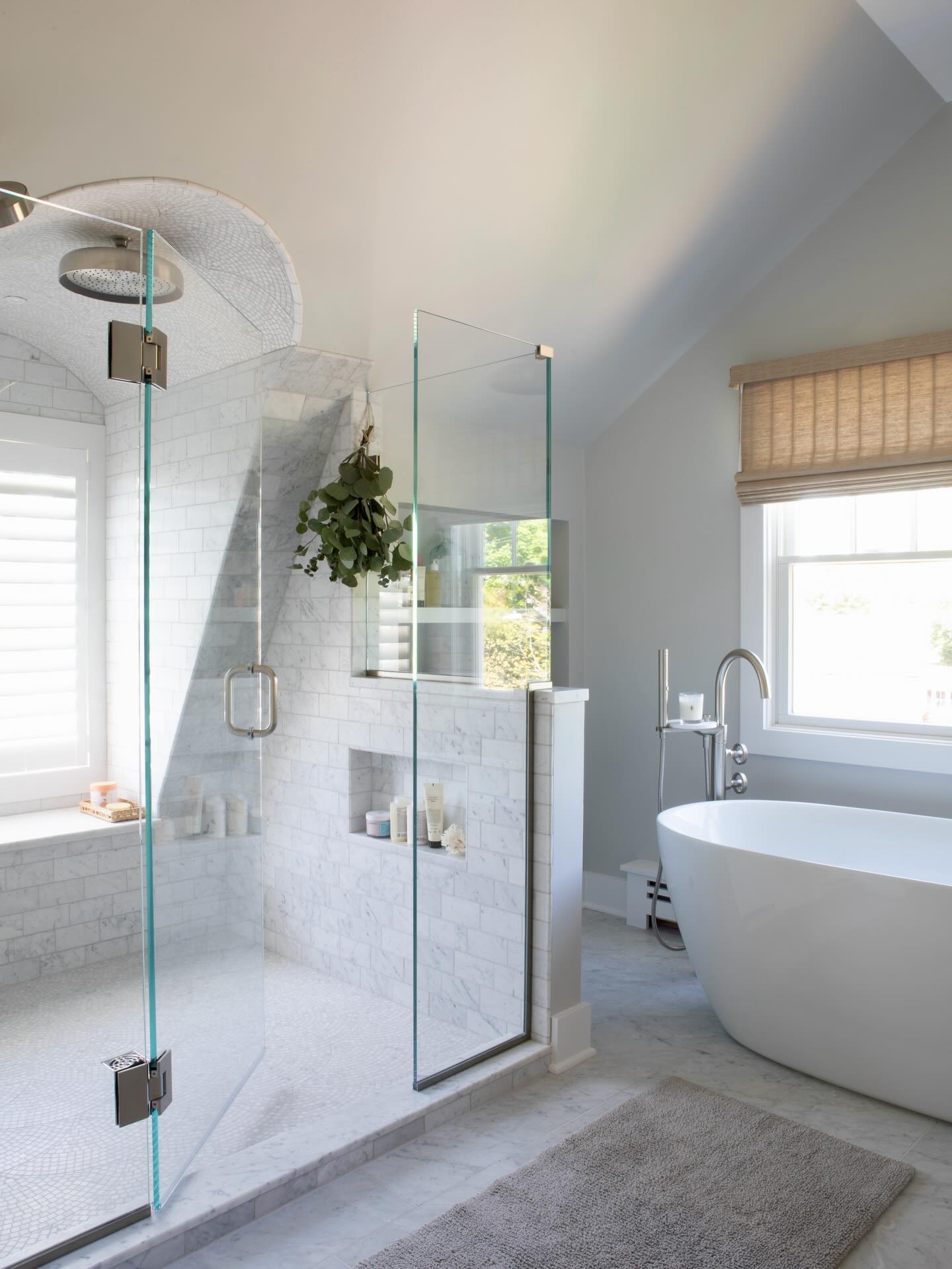 Some midweek bathroom inspo for you to feast your eyes on! 😍
We’re still absolutely smitten with this bathroom from one of our recent renovations down by the beach in Madison.
With the pretty tiled arched ceiling in the shower, to the ‘leave me to soak and bring me a gin’ tub, this bathroom is where we’d like to spend some serious spa time 🫧
#bathroominspo #bathroomdecor #bathroomdesign #coastalbathroom #madison. @smithandmadison