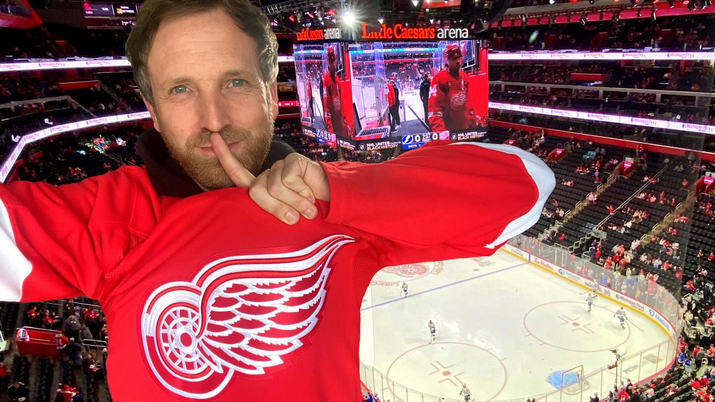 Second last rink before I’ve got a sneak for the entire league! Bio link video shares How I Snuck into Little Caesars Arena (Home of the Detroit Red Wings).
#detroitredwings #littlecaesarsarena #redwings