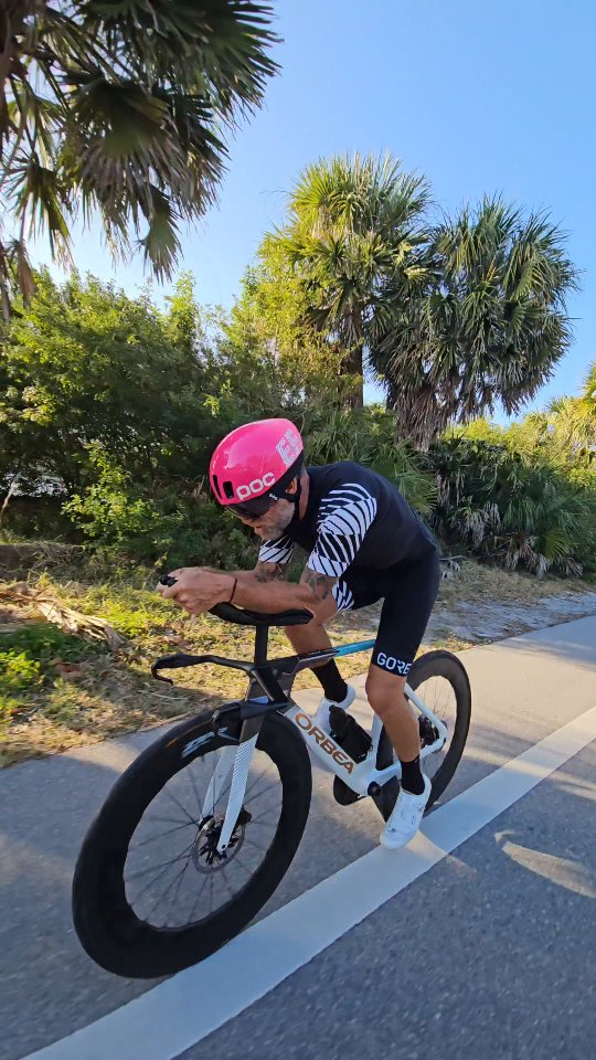This bespoke Orbea Ordu TT bicycle, complemented by the POC Procen Air aero helmet, exemplifies the zenith of velocity and aerodynamic optimization. Numerous subtle enhancements are discernible upon close examination.
@orbea
@pocsports
@sramroad