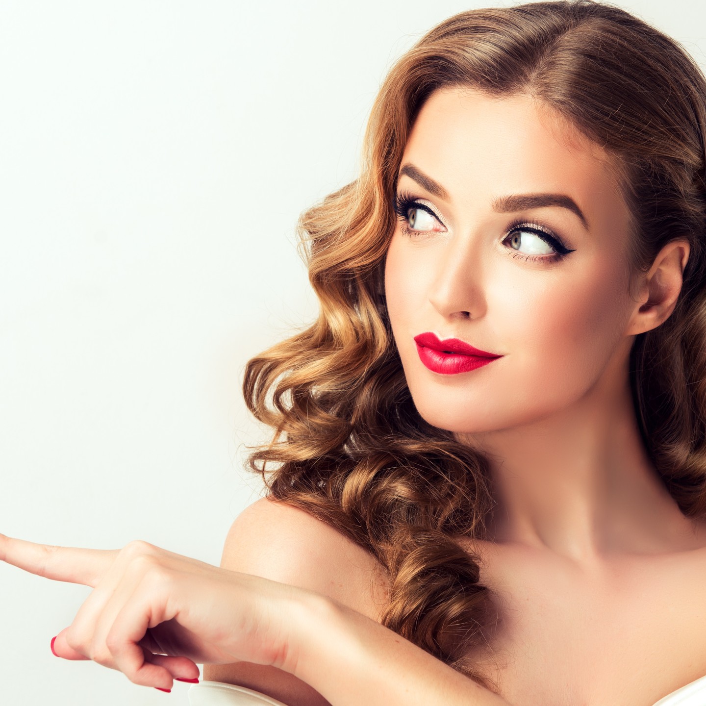 Get Christmas / New Year ready with more time for you and less time drawing in your brows, eyeliner or Lips.
Book your free consultation today at www.ByJools.co.uk or https://www.fresha.com/a/permanent-makeup-by-jools-marlow-20-redgrave-place-lg19qvrl?pId=653953
-
-
-
#marlow #windsor #wooburngreen #cookham #henley #maidenhead #bourneend #highwycombe #makeup #permanentmakeup #semipermanentmakeup #beauty #art #Eyeliner #beachready #winter #Christmas #newyear
#permanentmakeupbyjools