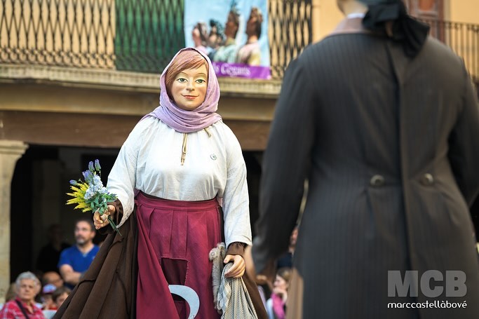 🎉🌺🎶 #SeguiciFestiu de #Corpus a #Cervera.
…
📸 www.corpus.mcb.cat
…
#Cervera #Corpus2024 #timbaler #bombollers #balldegitanes #gitanes #catatunya #festadirecte #culturapopular #horitzons #geganters #gegantons #àliga #conservatori #música #banda #carrancobilandó #carranco #diables #carranquers #culture #tradition #tradició
…
@paeria.cervera @senymajor @culturapopularcat @descobreixterritori @horitzons2050 @comarquesdeponent @turismecervera @turisme.ccsegarra @museudecervera