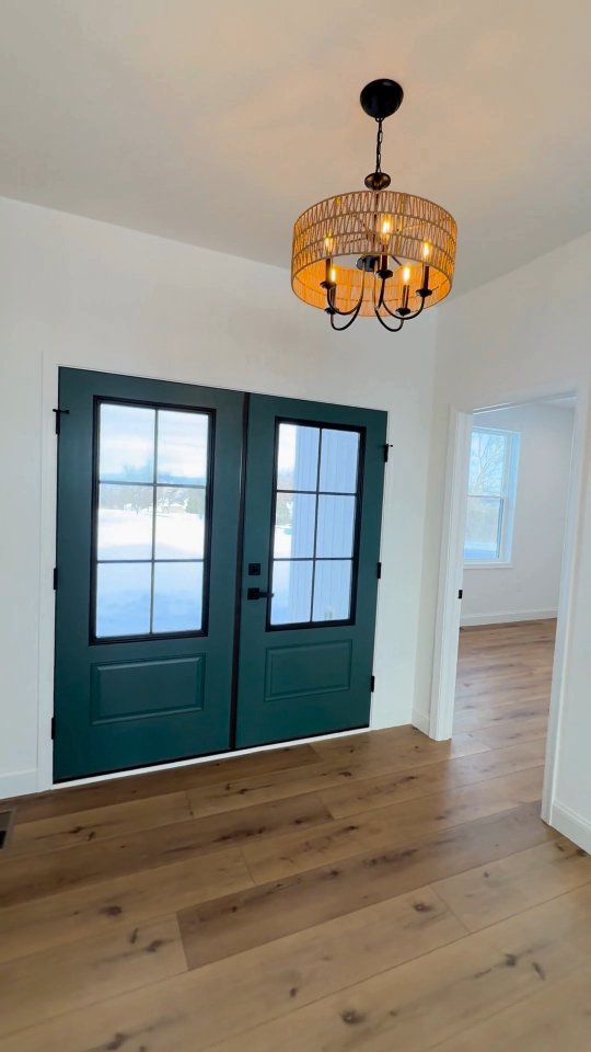 From breathtaking views to bright open living spaces - this H&I Custom Home was designed to elevate everyday living effortlessly.
💭 Tell us — what’s the ONE feature your dream home must have?
⬇️ Drop it in the comments!
#handicustomhomes #CustomBuiltLiving #DreamHomeDesign
