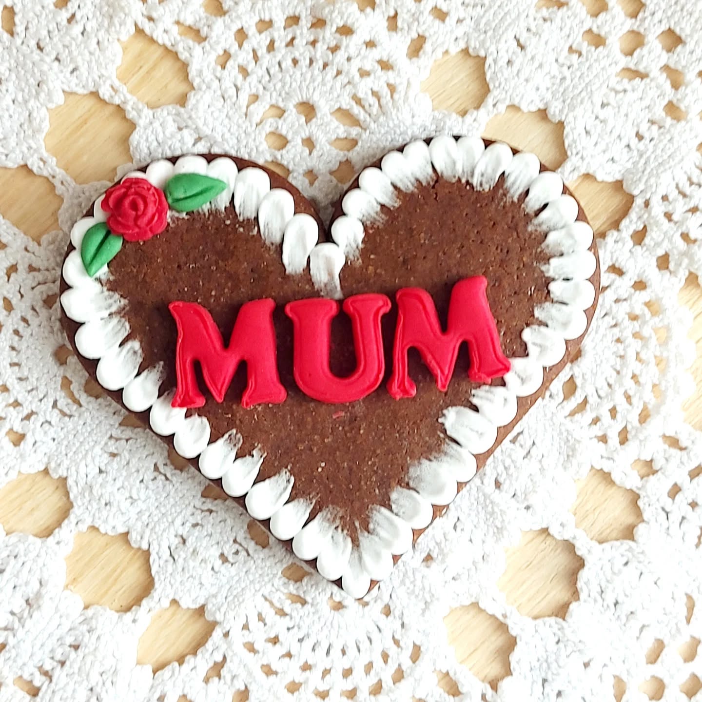 💕 Mother’s Day Lebkuchen Hearts 💕
Mother’s Day is fast approaching 💐
Say “I love you, Mum” with an Aria’s style Lebkuchen Heart, handcrafted, beautifully hand-piped, and infused with our signature spiced honey dough.
A gift that’s sweet, nostalgic, and made with love ✨
💌 Limited availability
Pre-order now to avoid disappointment.
#MothersDayGift #LebkuchenHeart #AriasCakes #HandmadeWithLove