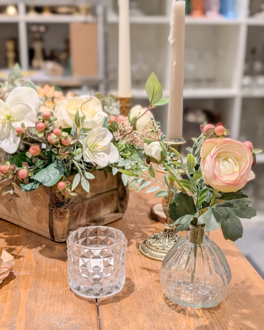We know weddings inside and out, we know you want a beautiful product, with a sleek and straightforward hire process, that is kind to your budget and doesn’t compromise on quality or style.
As an introductory offer we are giving any booking made from our new Faux Floral Collection, before the 14th of March, the free hire of 10 filled bottle bud vases.
#fauxflowercollection #silkweddingflowers #fauxweddingflowers