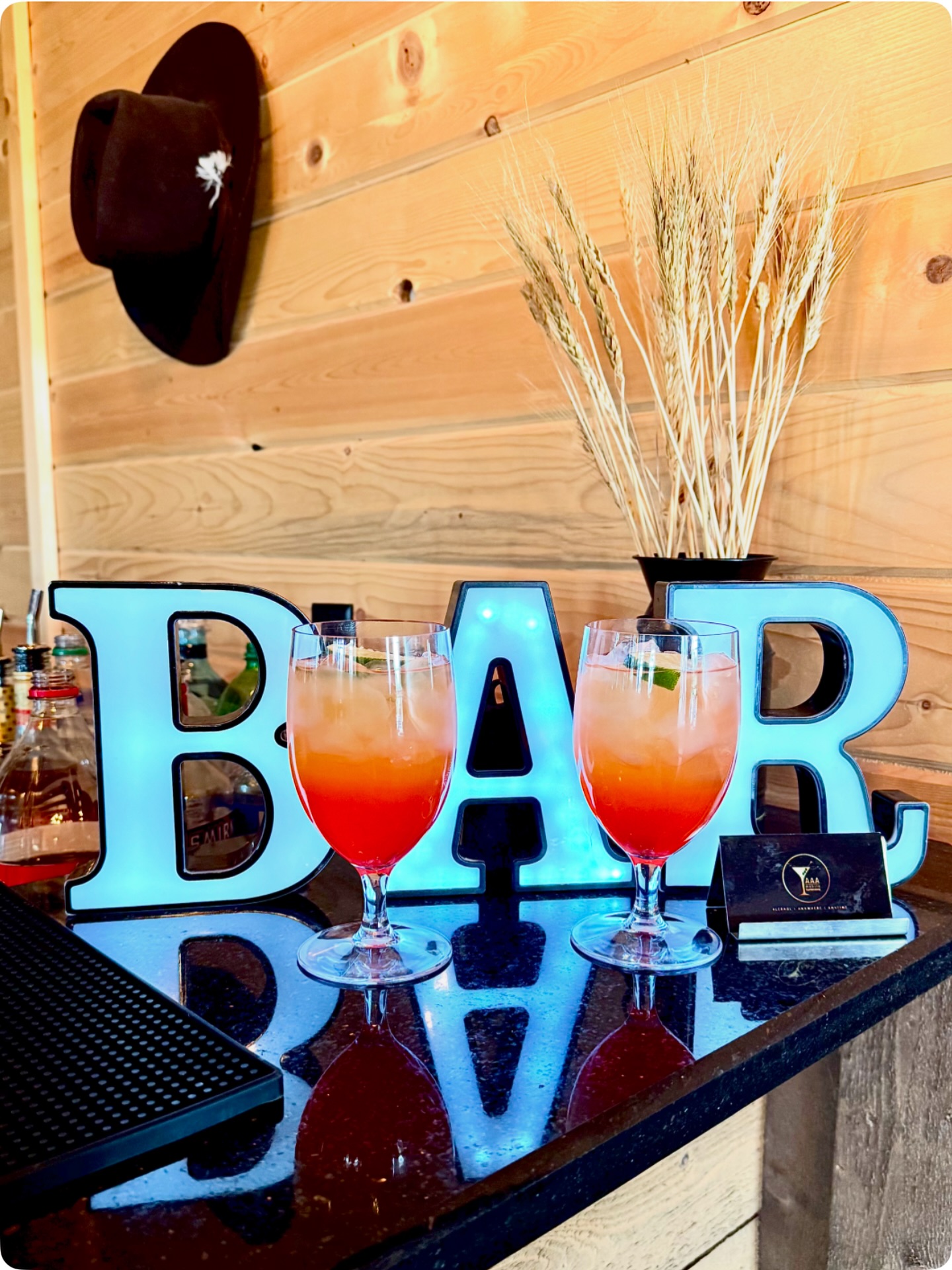 Glowing, layered, and ready to celebrate.
#AAAMobileBartending #CentralAlbertaWeddings #RedDeerWeddings #AlbertaWeddings #weddingcocktails 🍹🍹