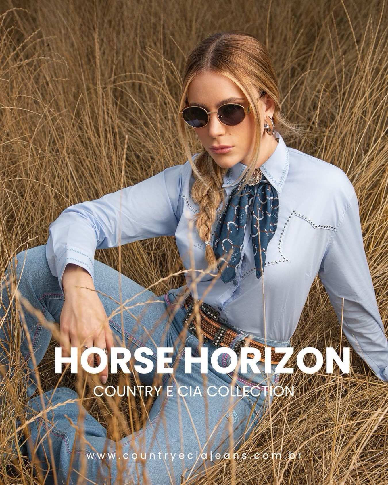 CAMPANHA | H O R S E H O R I Z O N | 🐎
Um look cowgirl coordenado em tons de azul, criando uma proposta harmoniosa e perfeita para quem ama o estilo country.
REF: 3333 – Camisa Feminina Essential
REF: 4489 - Boot Cut Colors