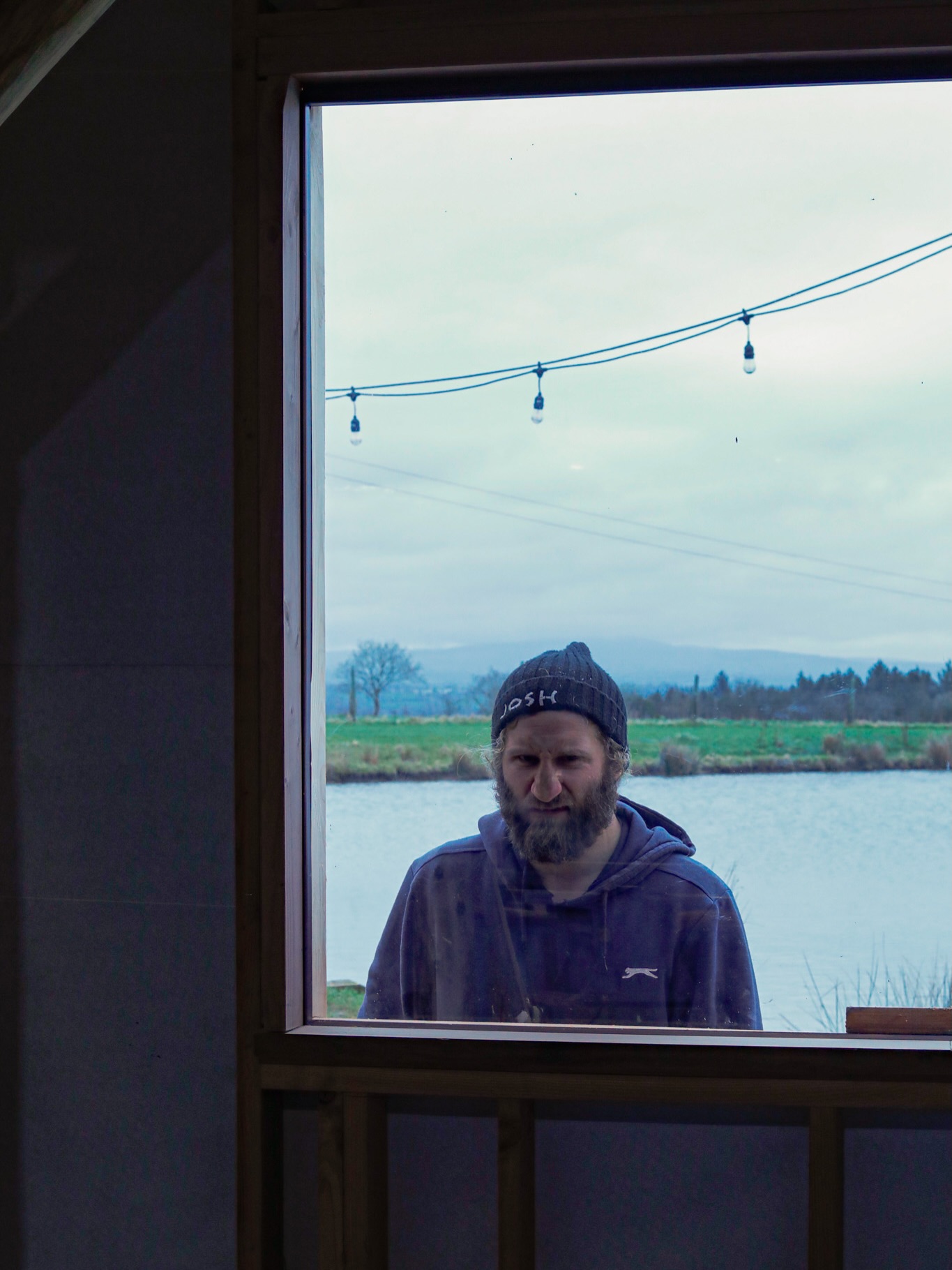 We’ve been busy!
What a couple of weeks we have had 🙌🏻 We’ve managed to level out stone, lay a paving stone floor, move and lay some big slate tiles, build stud walls, membrane and clad them, create door frames and window frames, moved MORE stone , put down a green roof… actually we will let the pictures do the talking… because 1. There is a lot that has been done and 2. for this project Sammey has been on hand at every moment with a camera and we couldn’t be more grateful.
We are really getting there with the round house project and we couldn’t be more excited to show it to you all soon. But we need to finish it first 😂 what a space it’s going to be!!