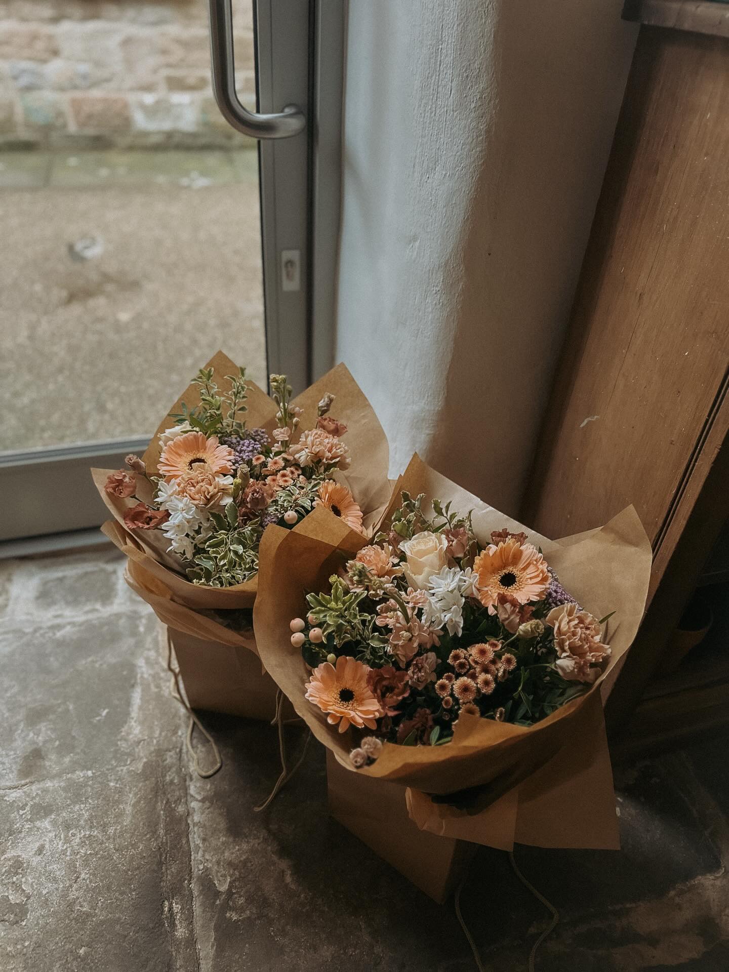 Sisters not twins!
We can make two bouquets using the same flowers but never do they turn out to be an exact copy of each other. Working with fresh flowers you find that due to how they have grown you have to arrange them slightly differently to how you would have used them in the previous bouquet - I just think this is the charm of working with a natural product.