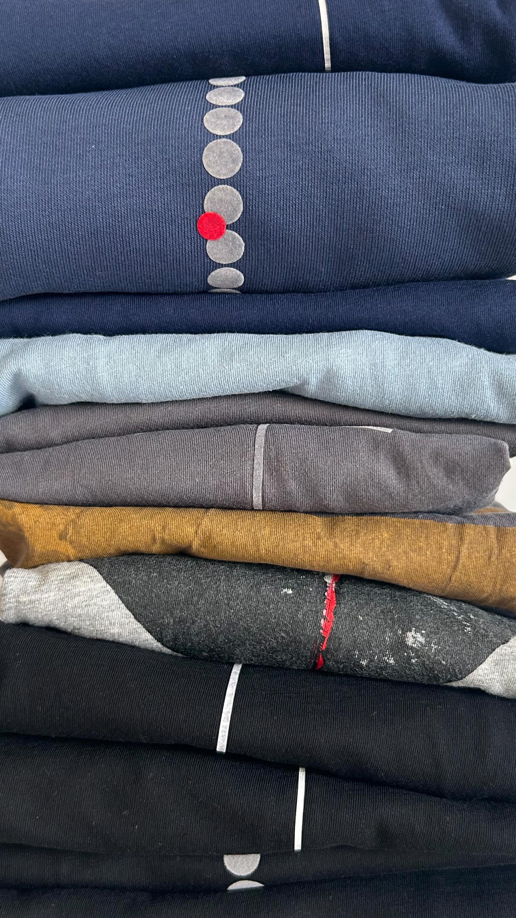 Another week of such great JOY creating your orders ♥️
.
.
.
.#throwon #hanfmadebyme #shopsmall #wearingitwell #welovesmallshops #ethicalfashiondesigner #ethicalfashion #whomadeyourclothes #imadeyourclothes #peoplescreative #streetstylewomen #handpoke #uniquedesignstudios #limitededition #buyconsciously #buywithconscience #handmadeonly #supportsmall #smallbiz #fashiondesigners_worldwide #ethicalfashionbrand #designersyoushouldknowabout #handmadewithloveandcare #inthedetails #chooseyourtshirt #fortheloveoftshirts