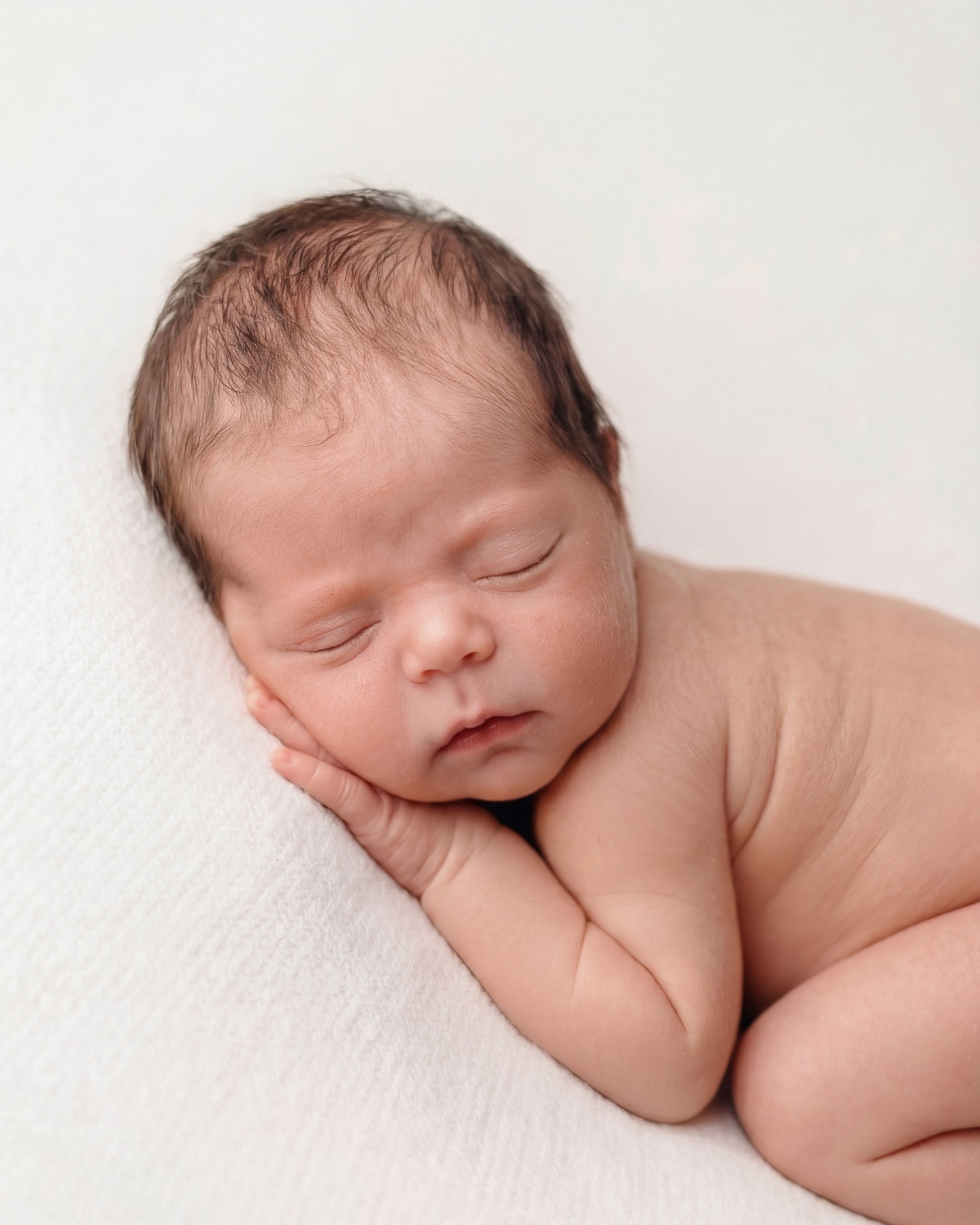 Hay momentos que solo duran unos días.
Pero cuando los guardas en una fotografía…
se quedan para siempre.
Bienvenido Nael✨
.
.
.
.
.#newbornphoto #newborn #reciennacido #newbornphotoshoot #fotografiafamiliar