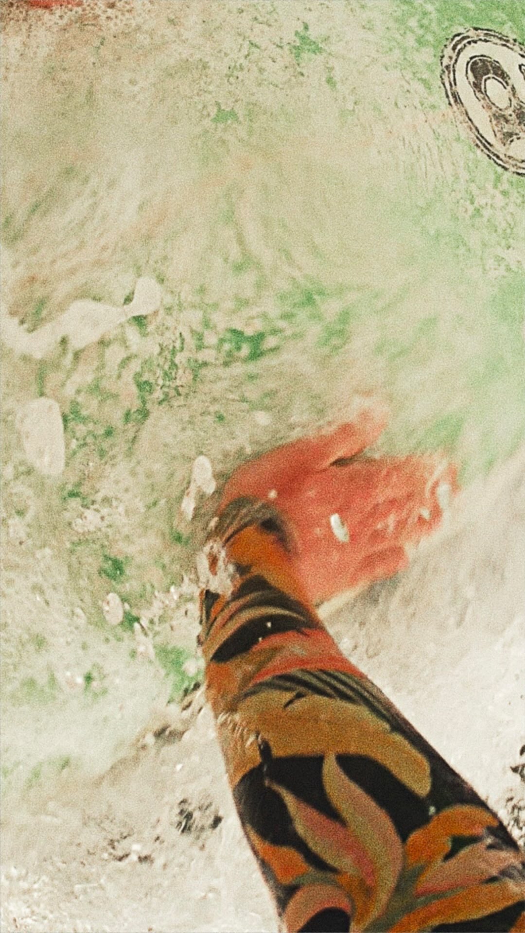 🫠 To anyone who can film and surf at the same time, kudos - I honestly don’t know HOW you do it 😂
(98.53% confident that if I clip my camera to my board, I might lose it).