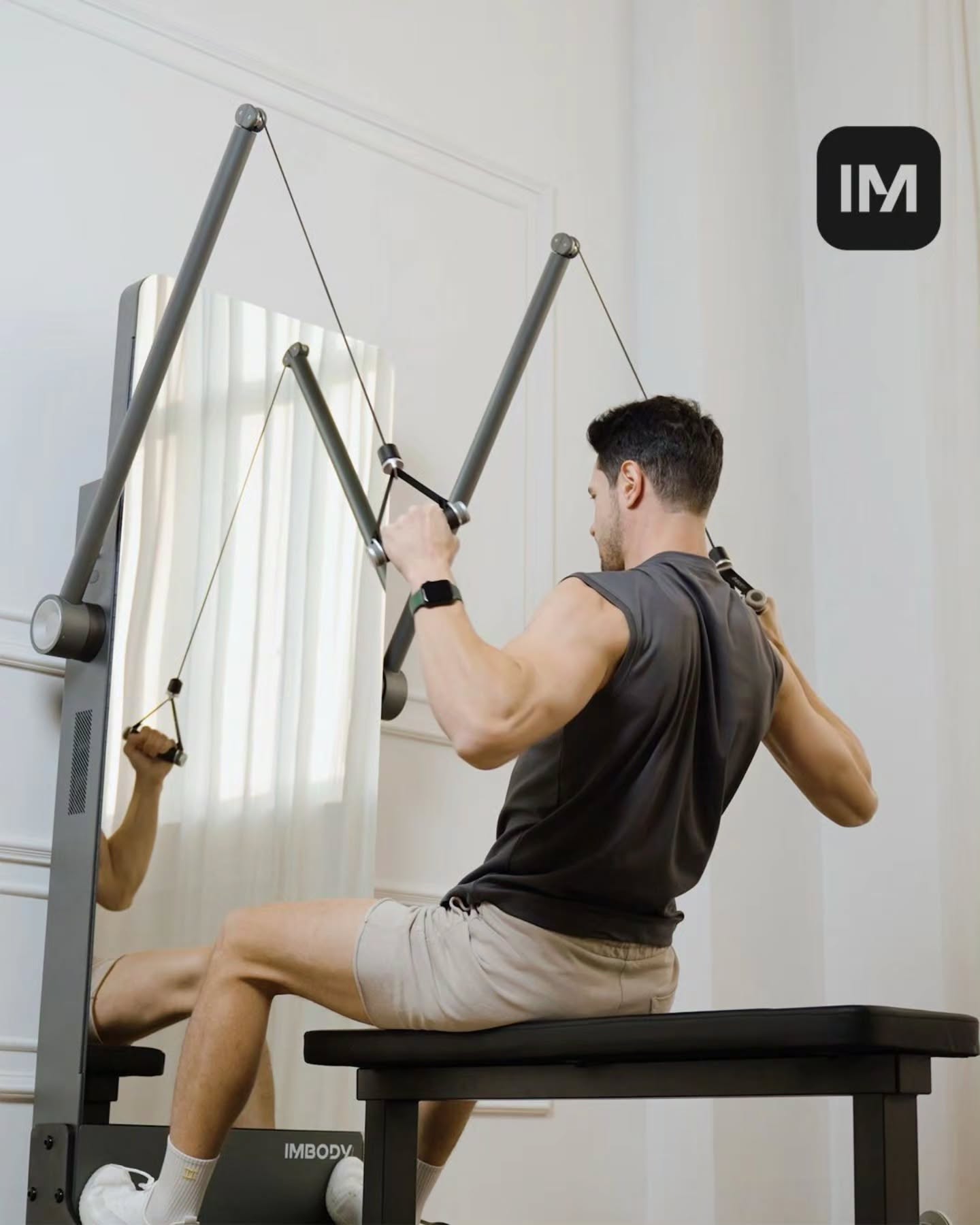 Beginne Deine Reise zu einem neuen Fitnesslevel in der Bequemlichkeit Deines zu Hauses. Mit dem IMBODY war "Gym schwänzen" gestern!