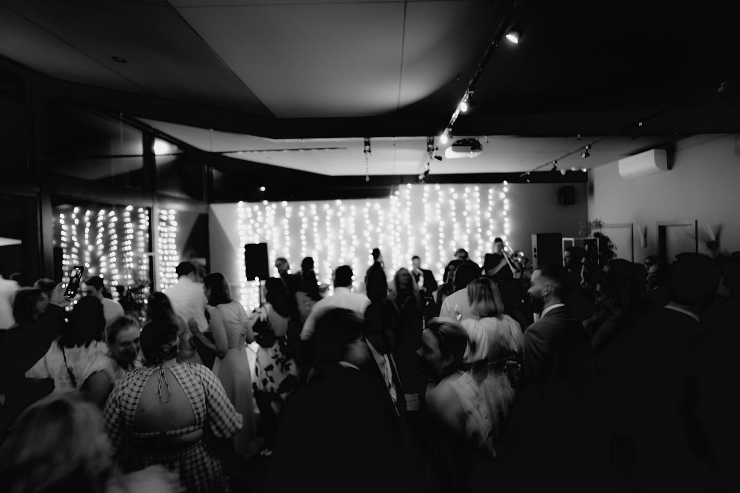 Some room shakin goin on at @wyebeachhotel 💃🏽