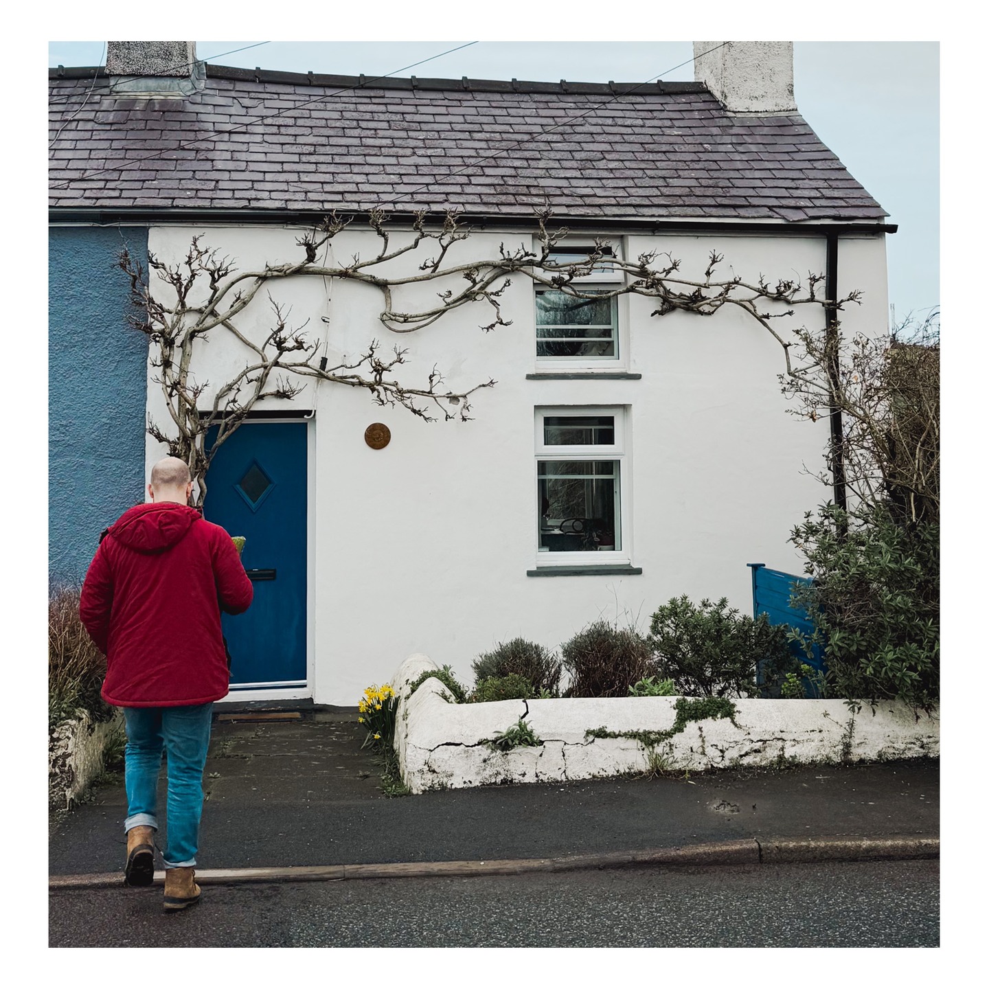 Planning approval for an extension to this charming cottage. We've just had a meeting to discuss the technical design and materiality of the timber frame extension.
#evergreenarchitects #stonecottageextension #houseextension #timberframeextension #stonecottage