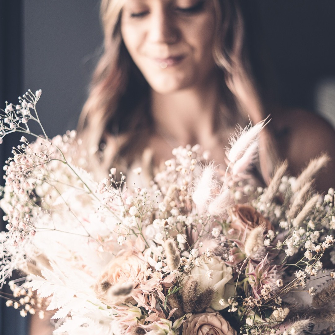 Le mariage est un amour vrai
Un engagement solide et sincère
Unis pour toujours, main dans la main
Notre amour ne fera que s'enflammer.
#mariage #wedding #love #bride #weddingday #amour #weddingdress #bridetobe #couple #weddingplanner #anniversaire #robedemariee #mari #weddinginspiration #fashion #mariee #photography #weddingphotography #makeup #decoration #weddingphotographer #photographemariage