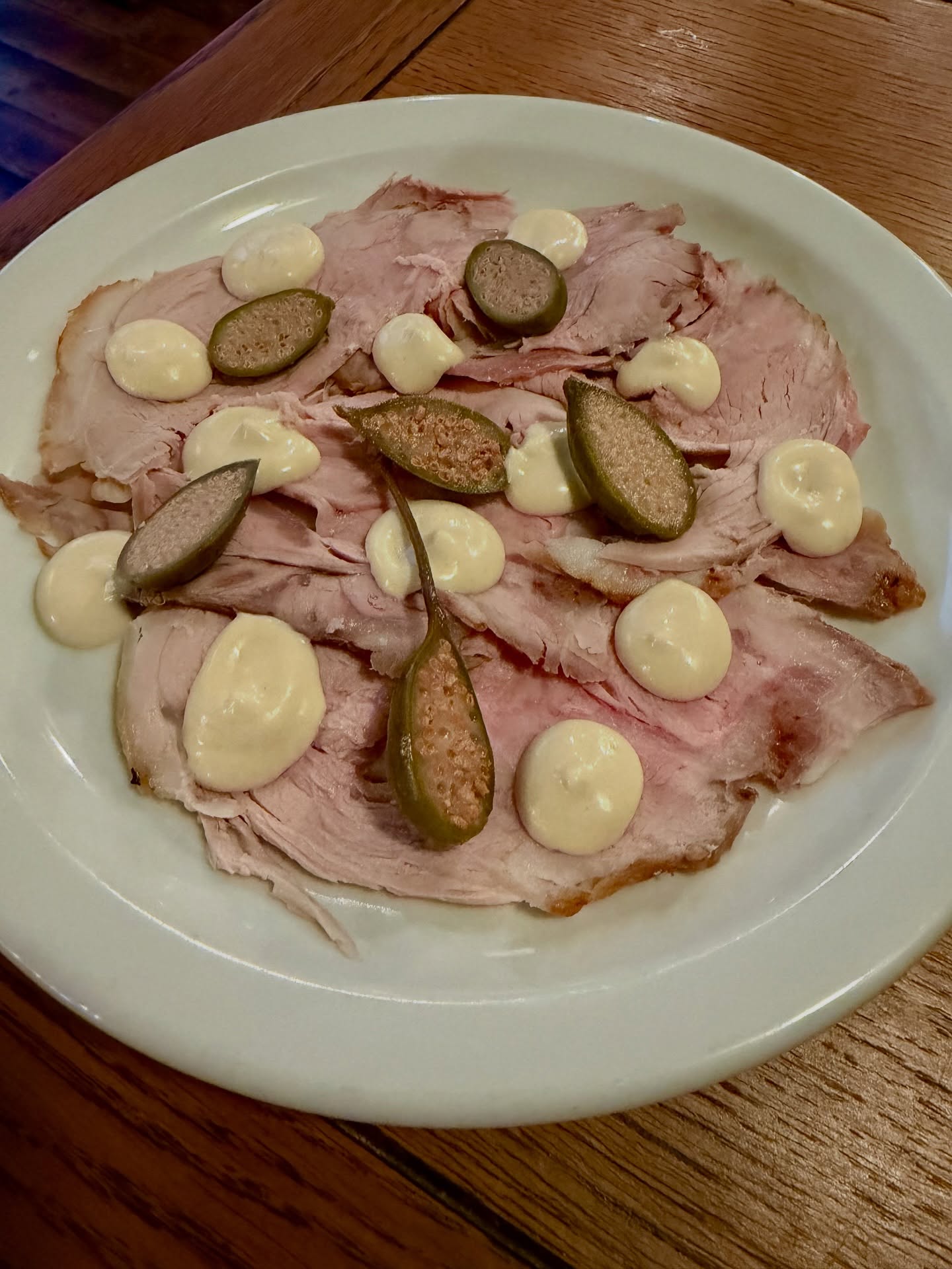 First night of our collab w Jakob Grant…3 nights only to enjoy this lot…
Veal tonnato
Wagyu pastrami w salsa verde
Mussels w Cantabrian chilli on toast
Seriously…do not miss out!