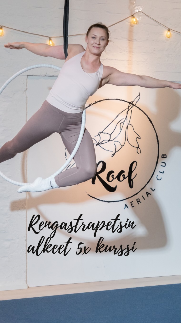 Ensi viikolla Roofilla alkaa taas hauska ja tehokas rengastrapetsin alkeiskurssi! 🤩
☀️Rengastrapetsin alkeet 5 x kurssi
Pe klo 18.30-19.30
(13.3.-17.4. ei tuntia pääsiäisenä 3.4.)
Ohjaajana Sanni Sarlin
Hinta 75€
Rengastrapetsin alkeiskurssilla tehdään akrobaattisia liikkeitä katosta roikkuvalla renkaalla. Rengastrapetsilla harjoittelu on hauskaa ja erittäin tehokasta, koko kehoa vahvistavaa treeniä. Rengastrapetsin alkeiskurssilla harjoitellaan nousuja renkaalle sekä helppoja asentoja ja pyörähdyksiä. Kurssilla tehdään myös liikkeitä pää ylösalaisin. Tunnit sisältävät lämmittelyn, lajitekniikkaa sekä voima- ja liikkuvuusharjoitteita. Alkeiskurssilla keskitytään vahvistamaan erityisesti lajissa tarvittavia vatsa- ja käsilihaksia. Viiden kerran kurssilla saat hyvän startin lajiin ja voit jatkaa harrastusta 1 tason tunneilla.
Varusteiksi selän peittävä paita tai jumppapuku, pitkähihainen paita, pitkät housut sekä juomapullo.
Ilmoittaudu mukaan Roofin app:in kautta, jonka löydät nimellä Roof Aerial Club App Storesta tai Play kaupasta. Voit käyttää myös selainversioita, joka löytyy bion linkkipuusta.
☀️ Tervetuloa mukaan! ☀️
📸: @takayamaproductions
🎥: @ivstudio_