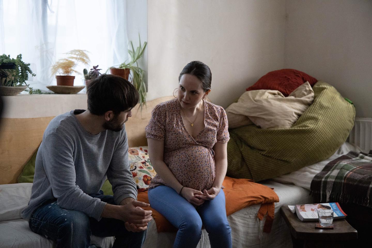 A little flashback to February and ‘Scrap of Paper’✨📄✨
I can’t wait to finish filming for this and to watch the final result! A short film from @vdealmeida86 @phoenixworksfilms
Everyone whose work I think can be seen is listed below😊
Pam🤰🏻@dorotheajonesactress
Mikey💁🏻 @redpathtoby
HMU💄 @amyluthwoodgraham
Production Designer🏠 @i.bakersmith
BTS photographer📸 @albadelacruz
Costume🧥 me😁