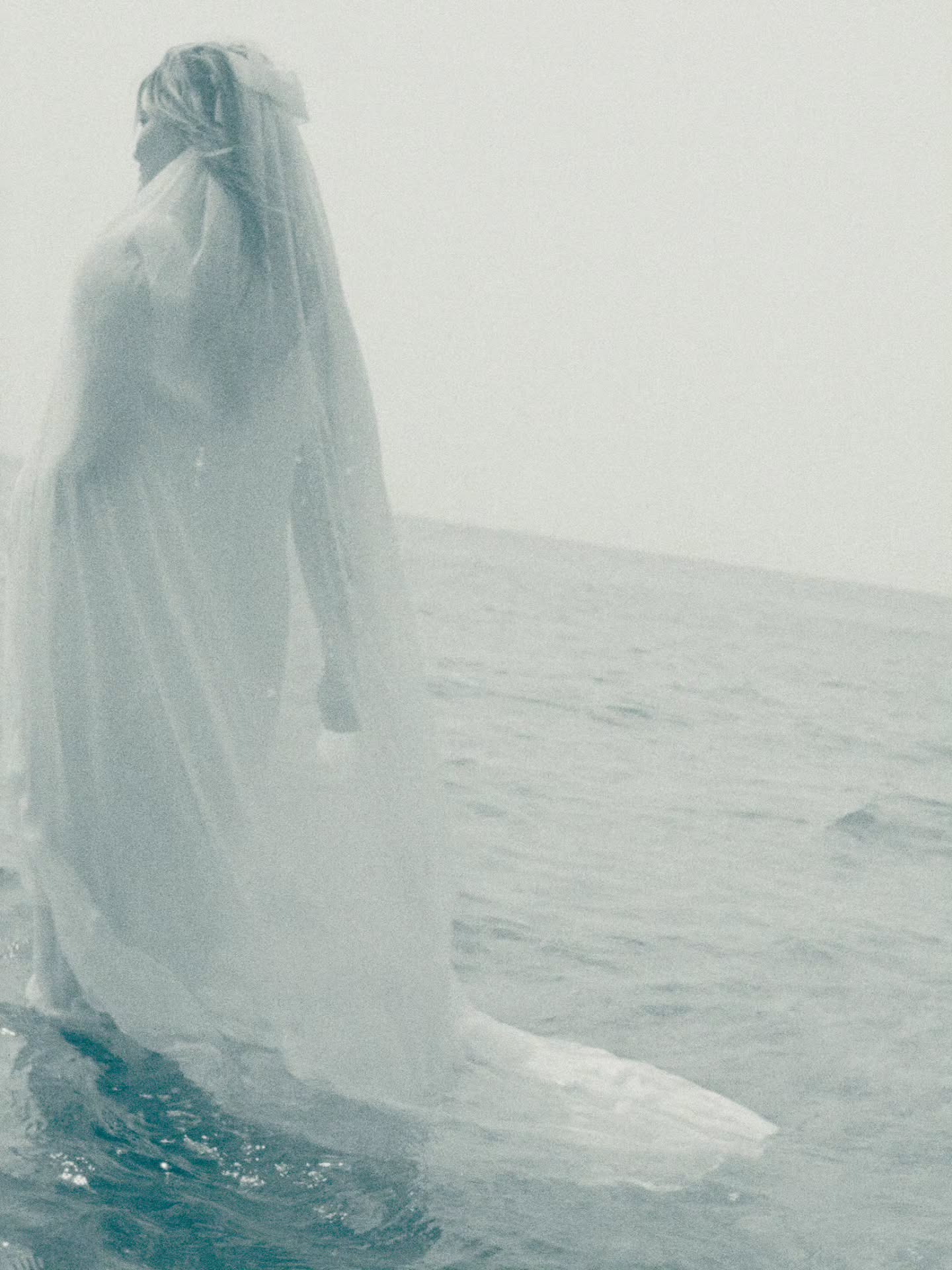 Mermaid bride ♡
.
.
.
.
.
.
.
#filmweddingphotography #filmphotographer #ontarioweddingphotographer #vancouverweddingphotographer #calgaryweddingphotographer