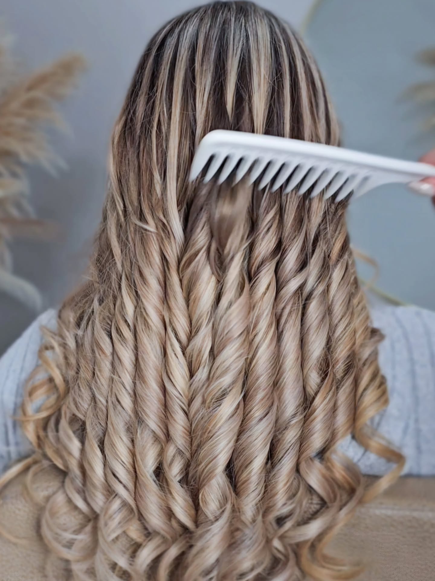 There is nothing quite as satisfying as the final brush-out. ✨
Swipe to see the process of creating these seamless, high-shine waves that are designed to last.🪄
With the Grand National fast approaching, my diary is filling up with clients wanting to achieve this exact level of volume and glamour for the races.
It is so important to me that your hair looks incredible while remaining healthy, which is why we specialise in damage-free extension methods for every transformation.
Because Aintree is such a huge event for the city, my April availability is now extremely limited and spaces are being snapped up daily.
If you are planning your race-day look, I would recommend checking the booking link as soon as possible to secure your appointment.
I can’t wait to get more of you ready for the most glamorous week in Liverpool 🤍
#hairextensionsliverpool #liverpoolhairextensions #liverpoolhair #liverpoolsalon #liverpoolhairdresser