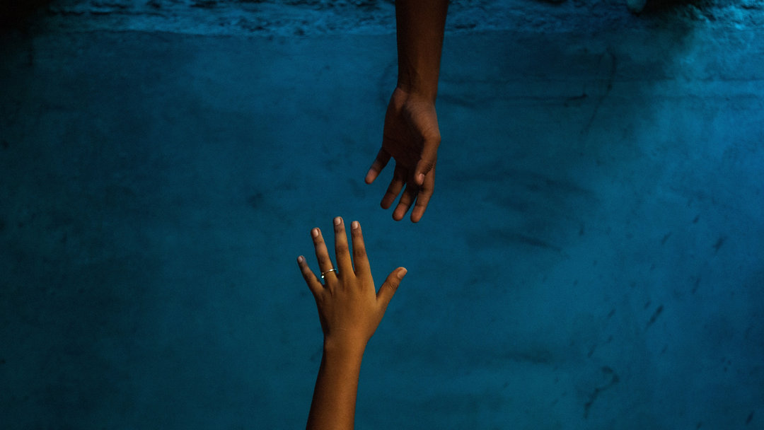 That heart-dropping free-fall dream—we’ve all had it. What if it’s asking you to wake up differently? Read my new post, “Wake Up From the Free Fall,” and reflect on what your fear might be teaching you. Link in Bio
#FreeFall #Dreams #SelfReflection #Mindset #WakeUp