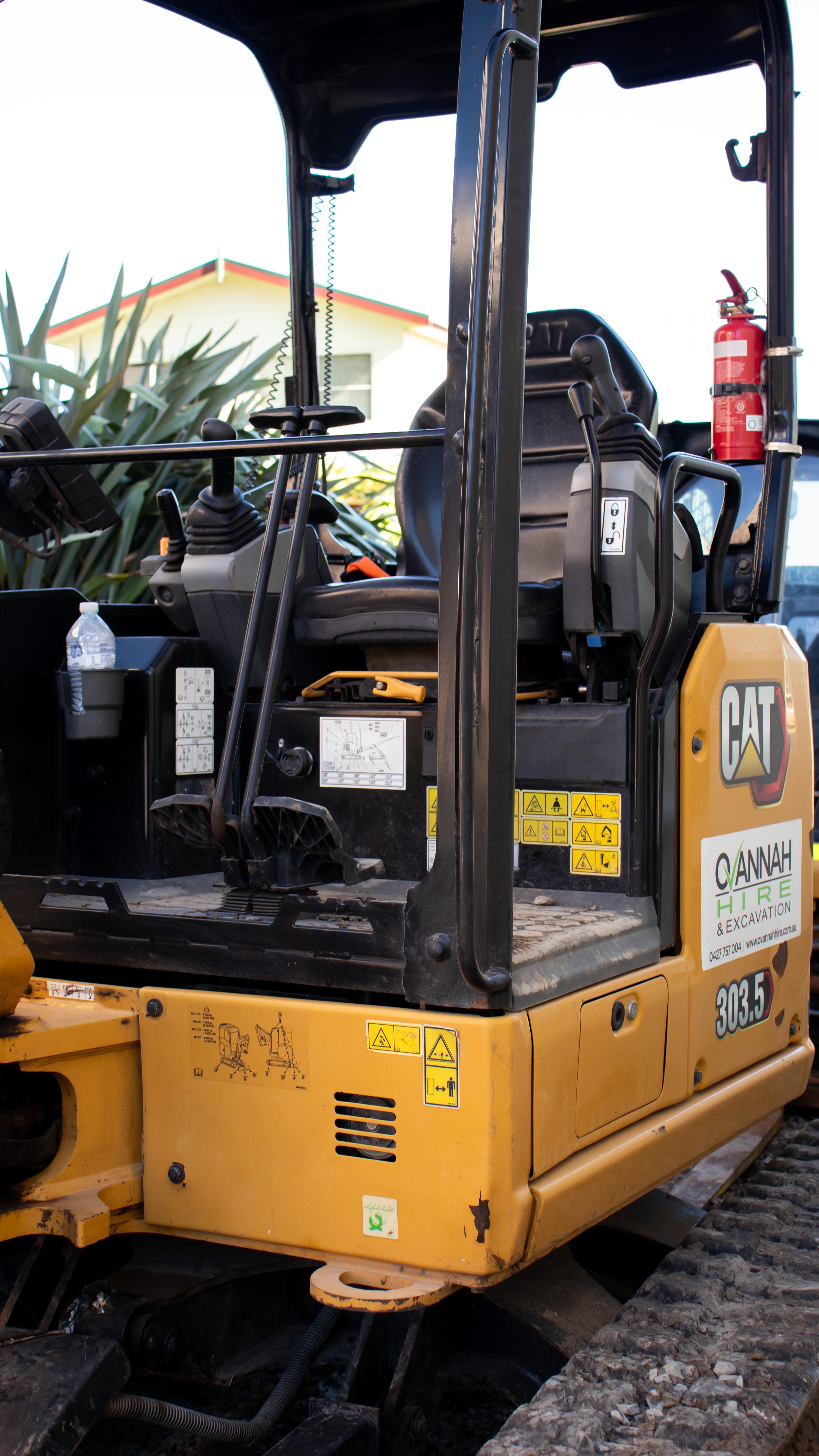 Progress mode: on 🔨
From moving dirt, building retaining walls, to designing spaces and laying natural stone it’s been a big week on site bringing outdoor spaces to life. Every project is different, but the focus is always the same: quality, impact and lasting results.
More finishing touches to come, but here’s a little look at what we’ve been working on this week. 👊🏼