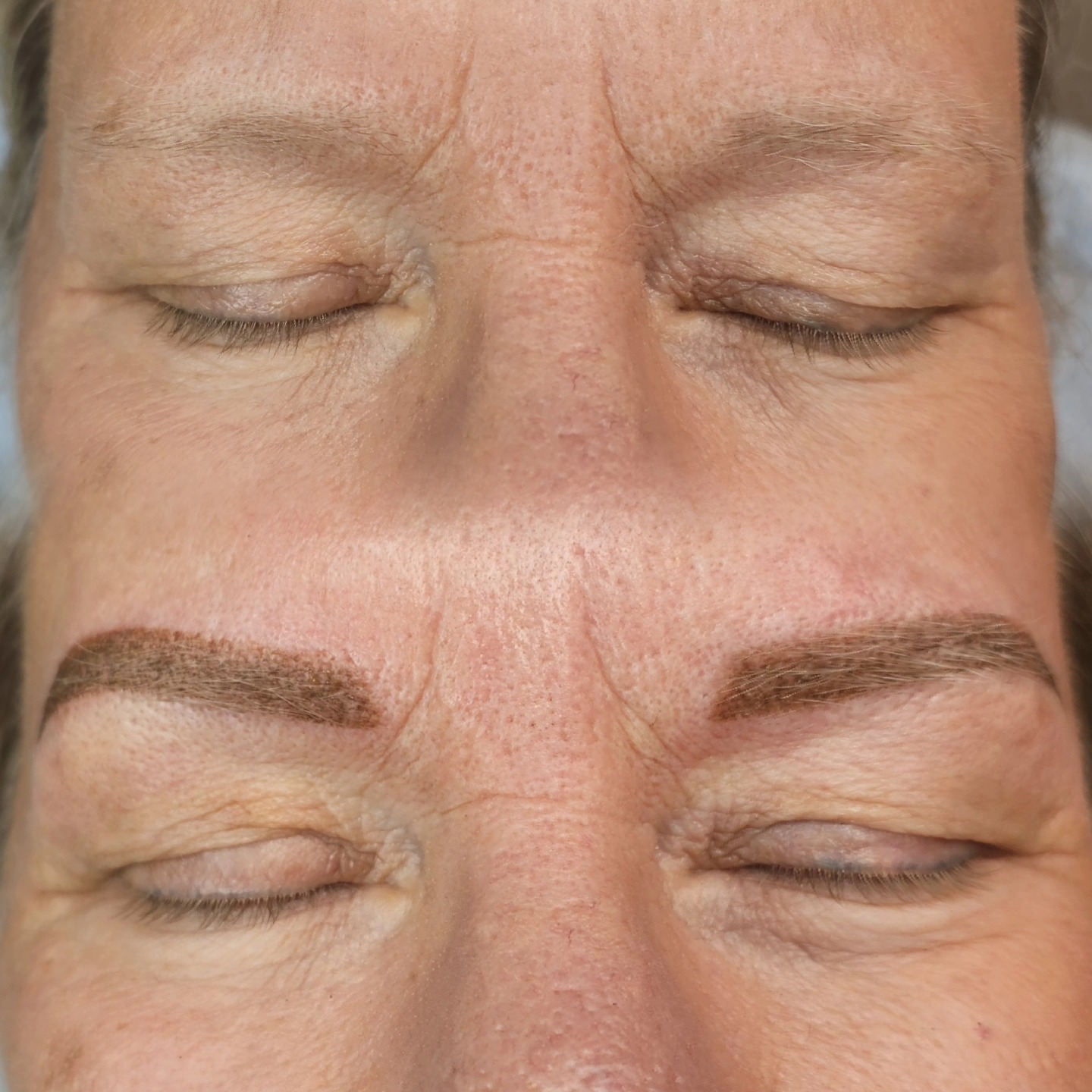 Brand new brows ✨️
Permanent makeup can help you enhance & reshape your brows, plus you'll forget about putting makeup there🤌🏽
Powder brows heal about 20% lighter and end up looking soft & natural 💛
Book your appointment by texting (843)499-4357 or by the link in bio!
www.charlestonpermanentmakeup.com
#powderbrows #ombrebrows #eyebrows #beauty #browspecialist #browsframetheface #tattoo #browslipseyes #microbladingcharleston #charlestonbrows #cosmetictattoo #permanentmakeup #southcarolina #Charleston #Mtpleasant #Summervillesc #Ladson #JamesIsland #JohnsIsland #Kiawah #Myrtlebeach #savannahgeorgia