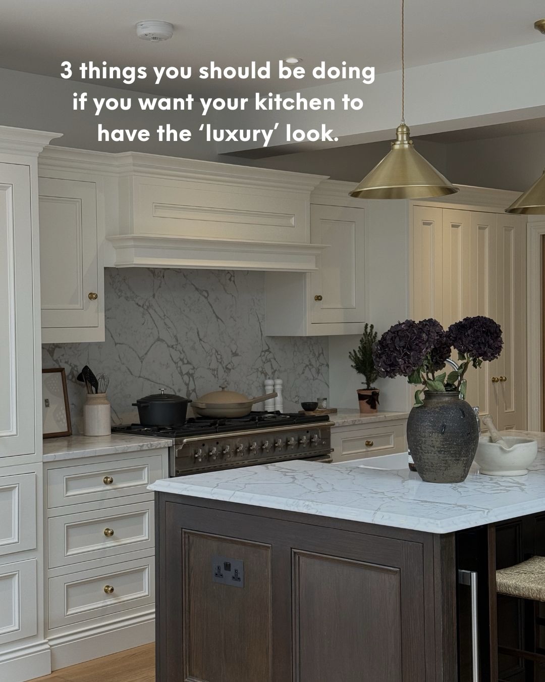 3 things that make your kitchen stand out as luxury
⭐️ Statement stone
🔨 Edge profiles
🚰 Built-in drainboards
If you want a luxury look, these are the things to consider when designing your kitchen space ✨
#kitcheninspo #housereno #homedesign #luxurykitchen