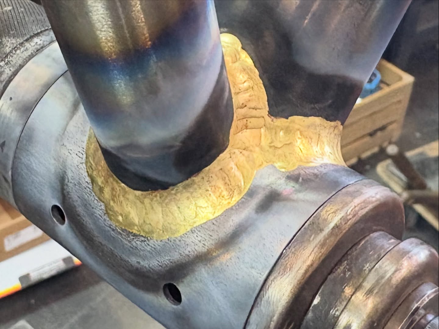 That was a great life lesson!
I’d worked with a brass solder for years, which is rather difficult to work with. I learned how to master it. Now I’ve switched to this...and look at that! It’s like I’ve suddenly gotten rid of 20 kilos of ballast going uphill in one fell swoop! Hahaa!