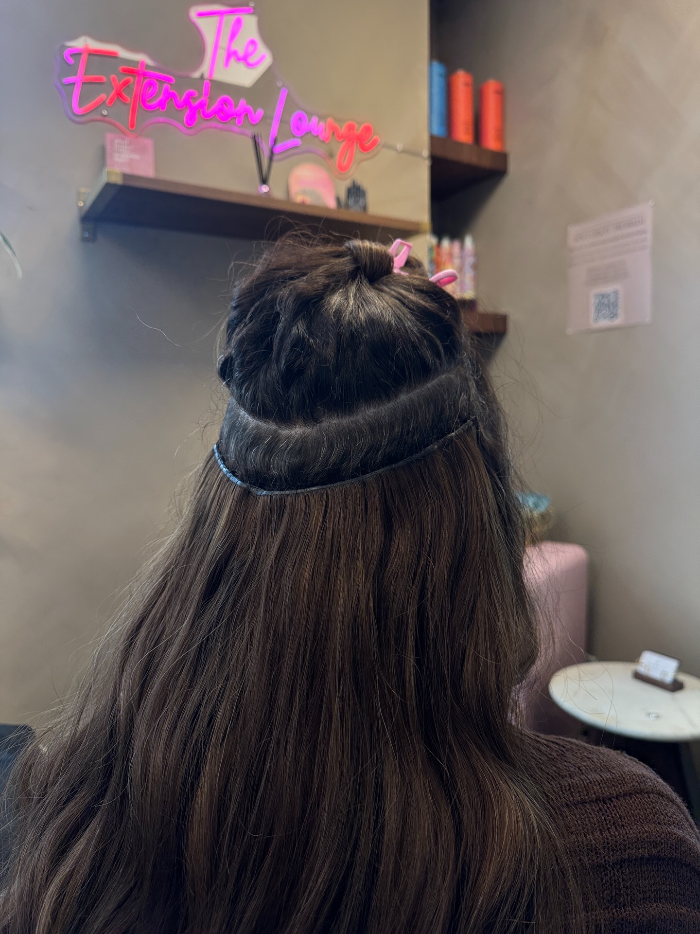 10 WEEKS. STILL SEAMLESS. 👏
No slipping. No matting. No damage. Just healthy grow out and happy natural hair underneath.
Extensions should feel this easy.
Click the link in my bio or message directly to book now!