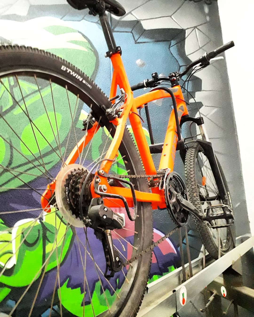 Hola,
Servicios y precios;
Skyb en Barceloneta está creado con el fin de guardar la bicicleta de forma fácil y segura, fomentando así, el uso habitual de la bicicleta en Barcelona, el deporte y bienestar físico, mental.
- Disponible 24h
- Plazas de aparcamientos exclusivas numeradas
- Anclajes de seguridad en cada plaza de aparcamiento
- Puerta motorizada
- Puerta reja de seguridad
- Cámaras de vídeo visión directa 24hs, 365 días al año, Non Stop. Audio, Fotografía
- Sistema de iluminación blanca, por detectores de movimiento
- Seguro por robo
Todos los medios tecnológicos para guardar tu bicicleta de forma fácil y segura, evitando robos, deterioro, ganando espacio en tu piso y así poder tu bicicleta ideal. Puedes pasar y ver como funciona
Dirección parking: Sant Elm, 4.
Oficina Privada
Skybicicletas@gmail.com
Facebook: Skyb.parking
Web: http://www.skyflats.es/skyb
#barcelona #biciocasionbarcelona #bicibarcelona #bicingbarcelona #barcelonaenbici #barcelonacity #barcelona_cat #barcelona_world #barc #barcelonabeach #ciclismo #bici #cycle #bikelife #roadbike #sport #bicicleta #barcelona #ciclista #instabike #instacycling #barcelonetabikes