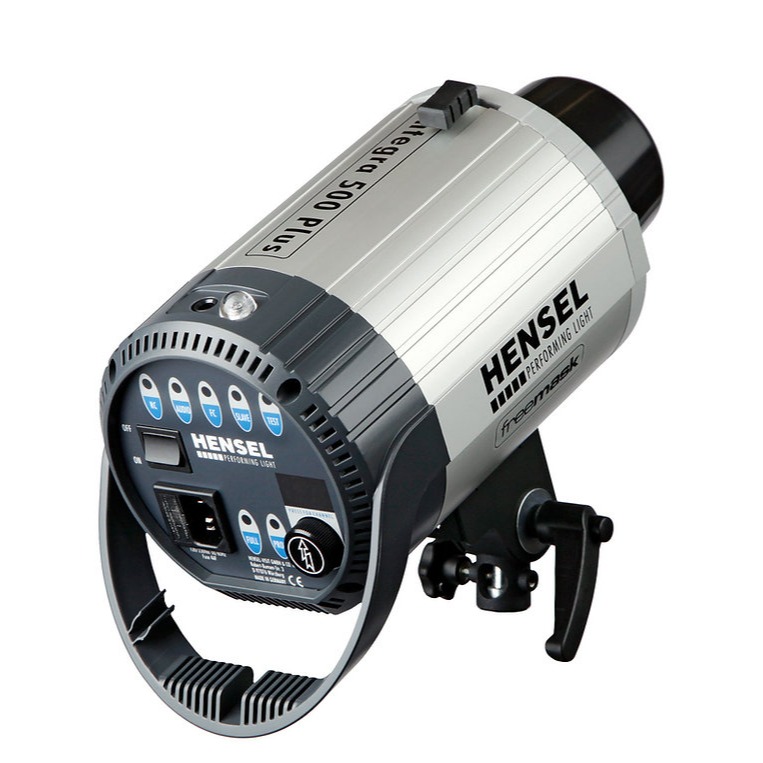 Hensel Integra 500 Plus Paraflaş ⚡️
Stüdyonuzun kalbinde yorulmak bilmeyen bir ışık kaynağına ihtiyacınız varsa, Alman mühendisliğinin ikonik tasarımı Hensel Integra 500 Plus ile tanışın. Sadece yüksek performans değil, aynı zamanda her karede değişmeyen bir renk istikrarı arayan profesyoneller için tasarlandı. 📸
Geniş 6 f-stop güç aralığı ve 1/10 basamaklı ince ayar yeteneği sayesinde ışığa tam hükmedin. Üst üste yüzlerce tam güç çekim yapsanız bile renk sıcaklığında sapma yaşatmayan teknik yapısı, post-prodüksiyon (renk düzenleme) sürecindeki iş yükünüzü ortadan kaldırır. Entegre radyo alıcısı sayesinde set içinde kablo karmaşası yaşamadan özgürce çalışabilir, aktif soğutma sistemiyle en uzun moda ve ürün çekimi seanslarını sorunsuz tamamlayabilirsiniz.
Hem kararlı performansıyla çekim kalitenizi hem de alüminyum döküm gövdesiyle stüdyo yatırımınızı koruyan bu başyapıt, Hensel kalitesi ve Flaşçı güvencesiyle stoklarda.
Teknik detayları incelemek ve sipariş oluşturmak için:
👉 https://www.flasci.com/product-page/hensel-integra-500-plus-paraflas
#Flaşçı #Hensel #Integra500Plus #Paraflaş #StüdyoIşığı #ProfesyonelFotoğrafçılık #HenselLighting #StudioLighting #PhotographyGear #IşıkSistemleri #ÜrünÇekimi #ModaFotoğrafçılığı