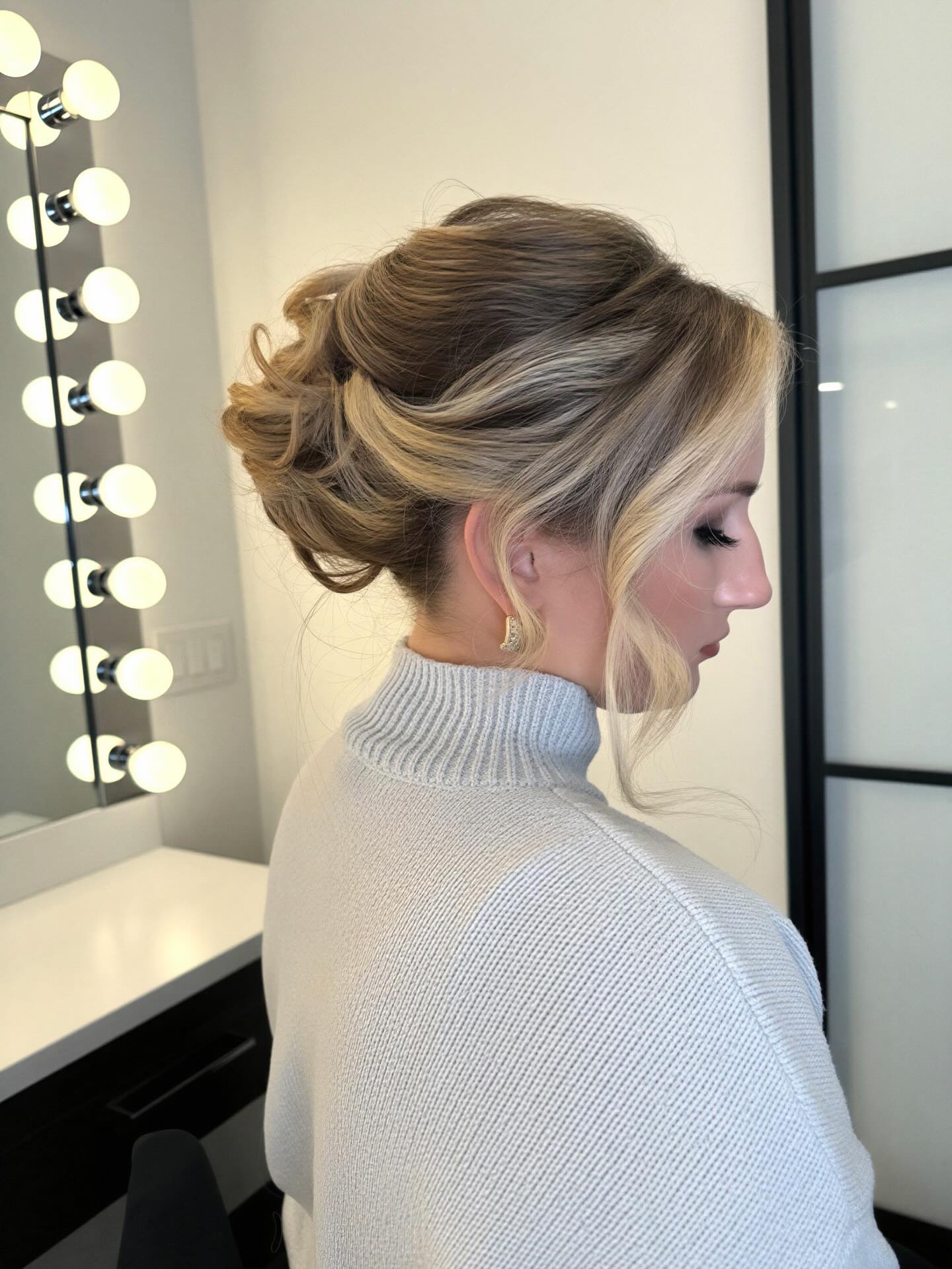 There’s just something about a romantic updo… ✨
Soft texture, elegant structure, and that effortlessly sexy finish that turns heads the moment you walk in the room.
With wedding season, proms, and special events right around the corner, now is the time to reserve your formal styling appointment. These dates fill quickly!
Call 215-321-6186 during business hours or visit the link in our bio to schedule anytime. 📱
Hair & Makeup - #kelablushyardley
#Updo #FormalHairDesign #SpecialOccasionHair #weddinghair