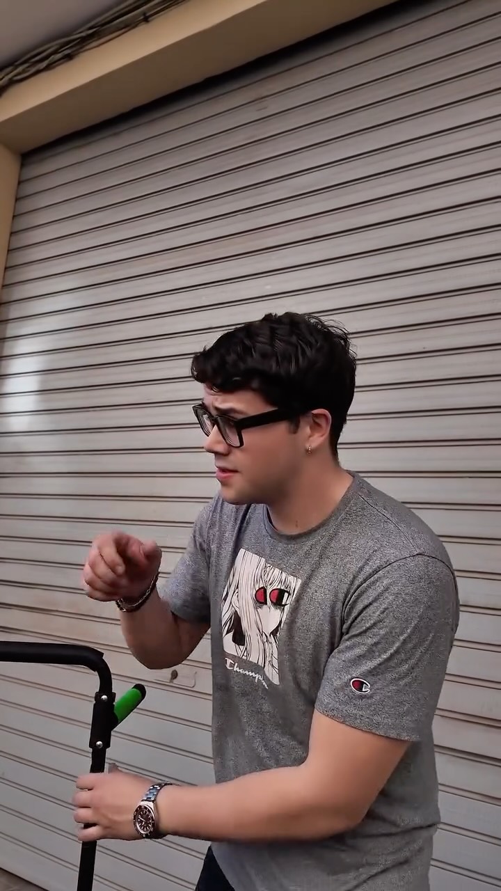 La espera ha sido larga, pero por fin los tenemos!! Quién nos iba a decir que en algún momento existirían tantos Mafia di Mafia en la realidad en la que vivimos 😱
Todo esto es gracias a vosotros. Vamos a seguir dándolo todo para que esta aventura siga avanzando y para poder traer muchas cositas nuevas y chulas.
Estad atentos porque esto acaba de empezar!! 😎❤️
#juegosdemesaenespañol #juegodemesa #juegomesa🎲 #mafiadimafia #estudiocreativo